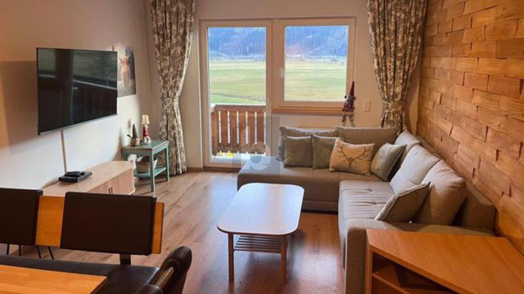 TOURISTISCH VERMIETBAR MIT PANORAMA-BALKON / / 5721 Piesendorf / Bild 1