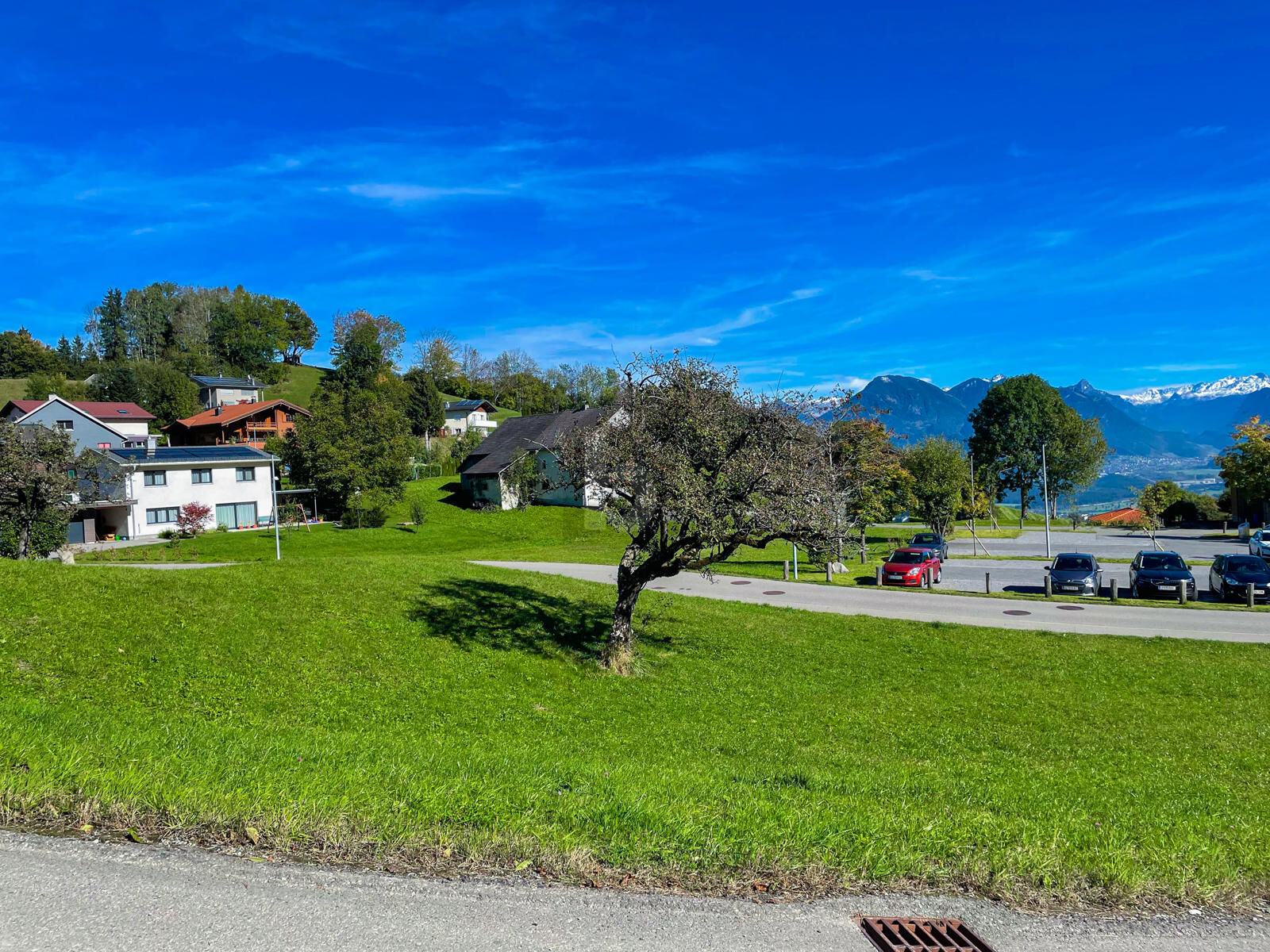 UNVERBAUBARER PANORMABLICK IM BERGDORF GURTIS / / 6820 Frastanz / Bild 1