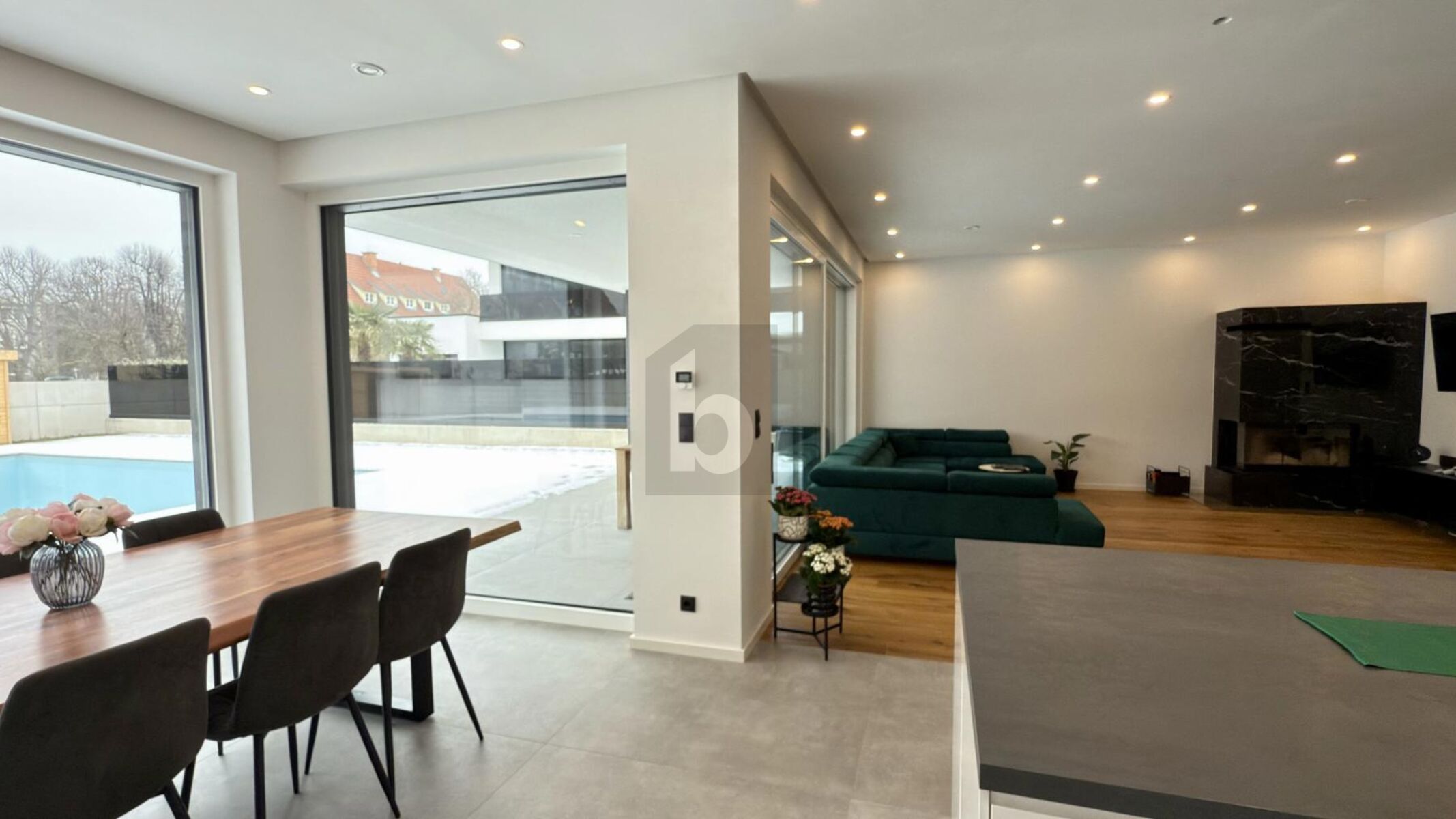 EXKLUSIVER, NEUWERTIGER FAMILIEN-WOHNTRAUM  MIT HOCHWERTIGER AUSSTATTUNG /  / 2700&nbsp;Wiener Neustadt / Bild 2