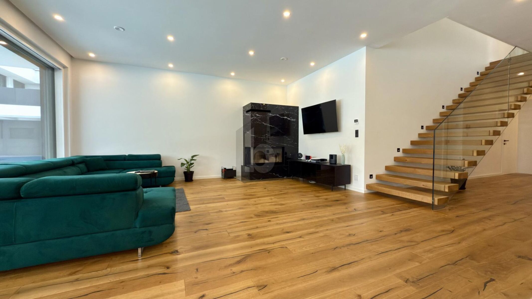 EXKLUSIVER, NEUWERTIGER FAMILIEN-WOHNTRAUM  MIT HOCHWERTIGER AUSSTATTUNG /  / 2700&nbsp;Wiener Neustadt / Bild 1