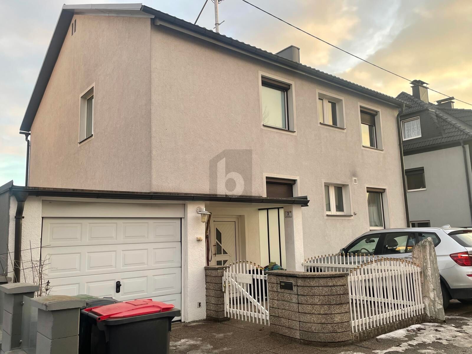 Preisreduktion! GRO�Z�GIGES EINFAMILIENHAUS IN PASCHING: VIEL PLATZ, POOL & KRISENSICHERE ENERGIETECHNIK IM ZENTRALRAUM /  / 4061&nbsp;Linz-Land / Bild 2
