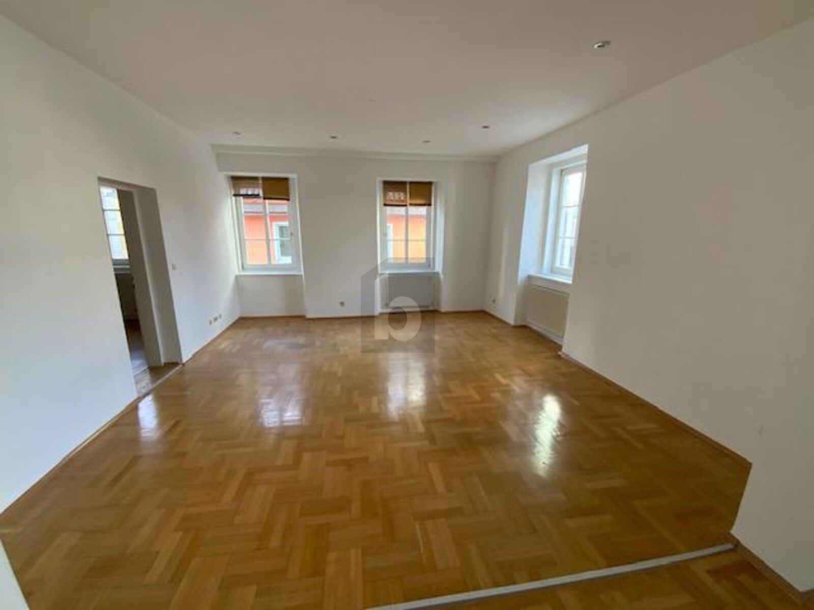 MITTEN IN DER STADT: VOLL SANIERT MIT SCHLOSSBERG-AUSBLICK /  / 8020&nbsp;Graz / Bild 1