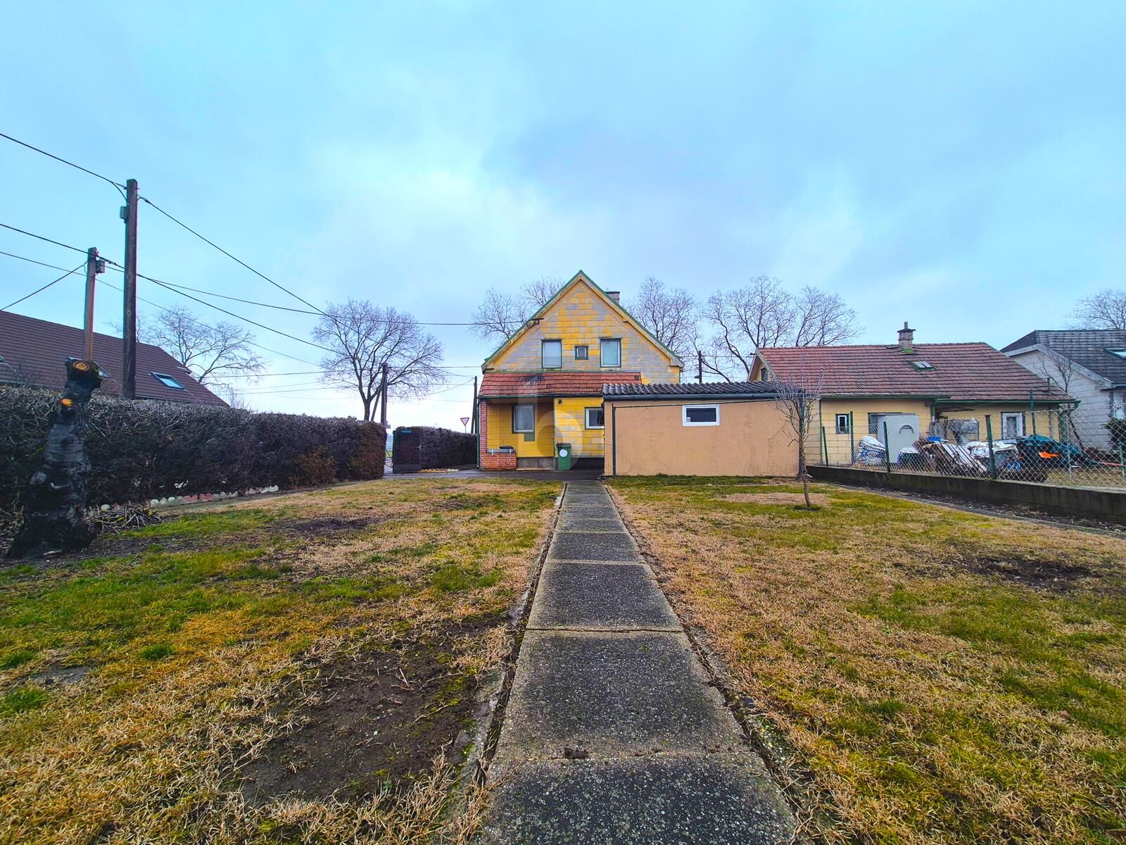 IN RUHIGER GR�NLAGE MIT UNVERBAUBAREM AUSBLICK