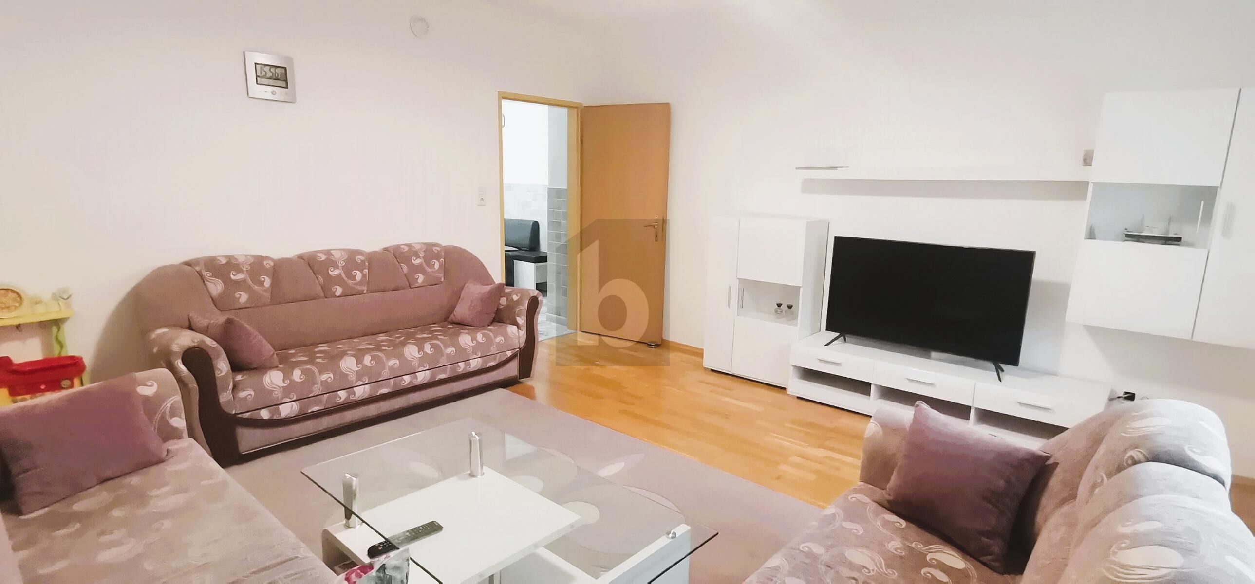 GROSSZ�GIGER FAMILIENHIT - F�NF SCHLAFZIMMER - BALKON UND KLEINER GARTEN /  / 2700&nbsp;Wiener Neustadt / Bild 2