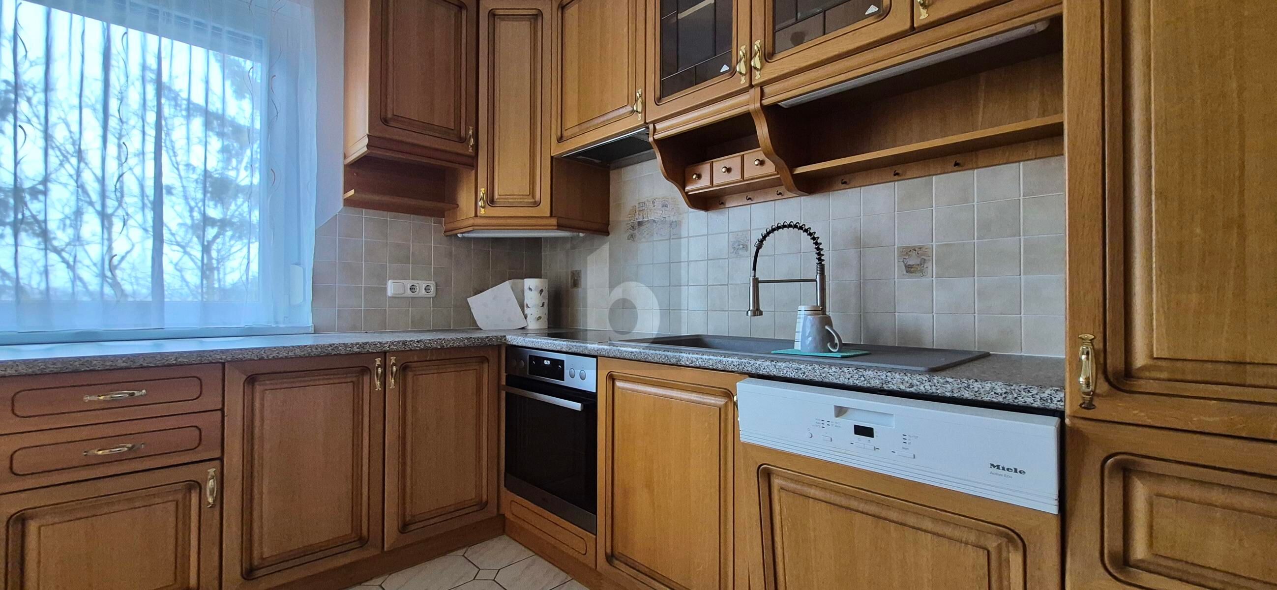 GEPFLEGT IM 2.?OBERGESCHOSS MIT ZWEI BALKONEN, GARAGE UND EIGENEM GARTEN /  / 3350&nbsp;Haag / Bild 2