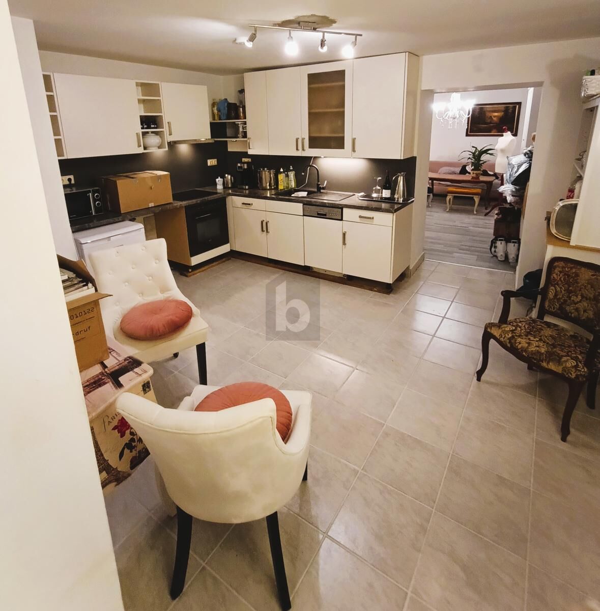 VERTRÄUMTES WINZERHAUS MIT WEINKELLER, SCHUPPEN UND UNEINSICHTIGEM GARTEN / / 7082 Donnerskirchen / Bild 1