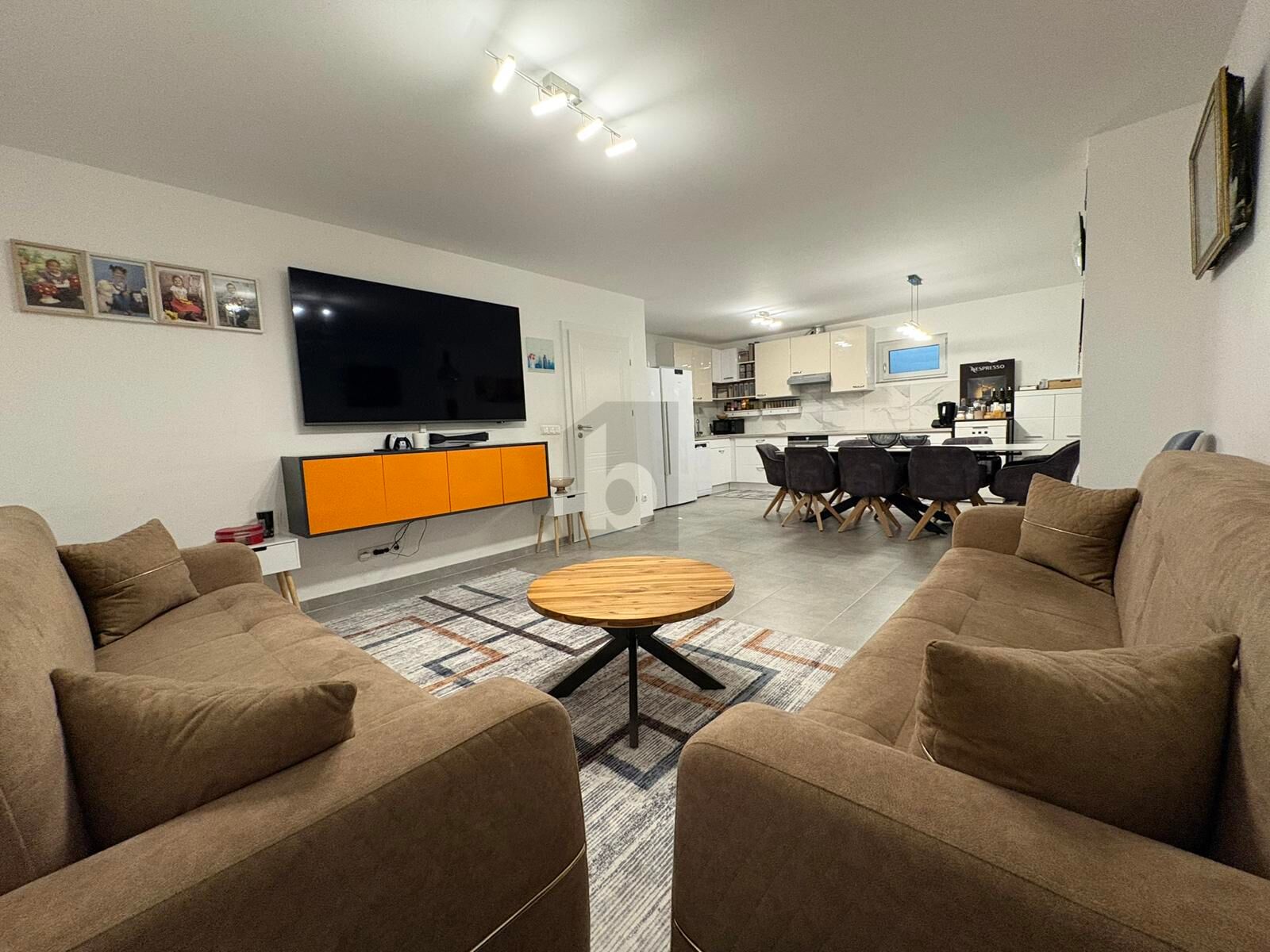 LUXURI�SER WOHNHIT MIT AU�ERGEW�HNLICHEM PLATZANGEBOT /  / 4523&nbsp;Neuzeug / Bild 3