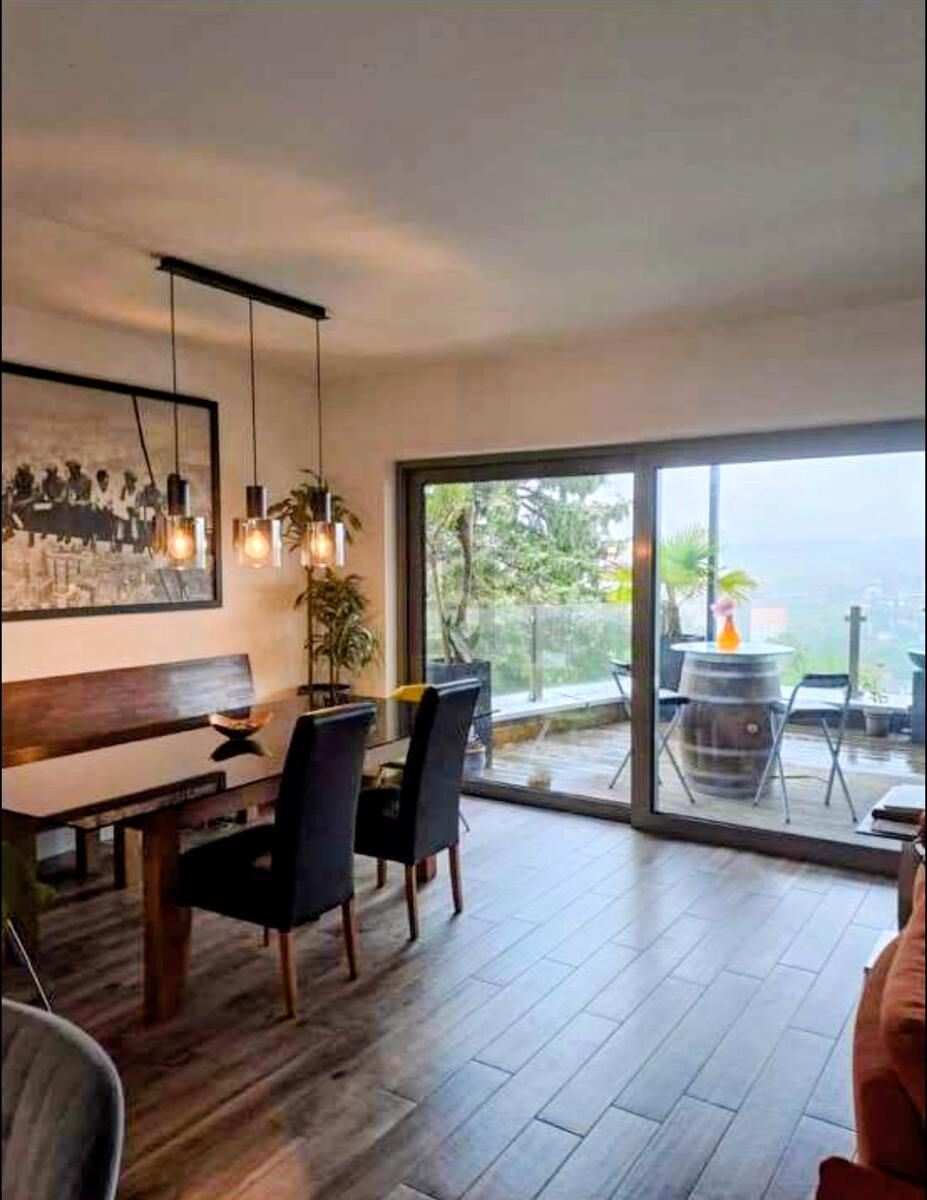 WOHNKOMFORT - 4 ZIMMER, TERRASSE, PARKPLÄTZE UND SCHÖCKL-BLICK INKLUSIVE