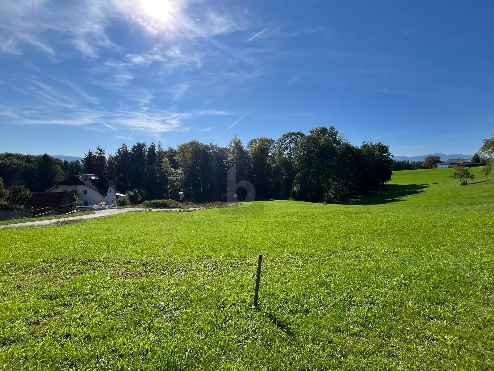 SELTENE GELEGENHEIT: BAUGRUND OHNE BAUZWANG ? UNVERBAUBARE AUSSICHT, SONNIGER SÜDHANG & TOP-WERTANLAGE / / 4400 Steyr / Bild 2