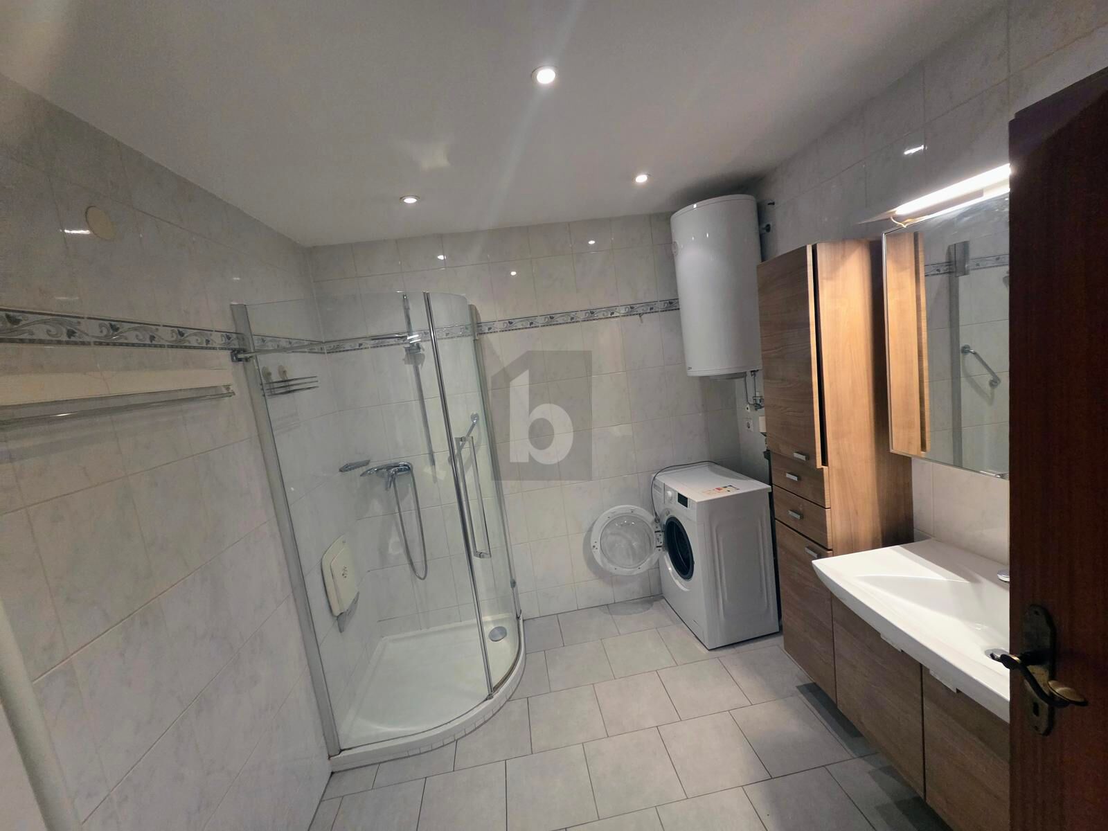 KAPITALANLAGE MIT LICHT, UMBAUOPTION UND EIGENEM TIEFGARAGENSTELLPLATZ /  / 8053&nbsp;Graz / Bild 3