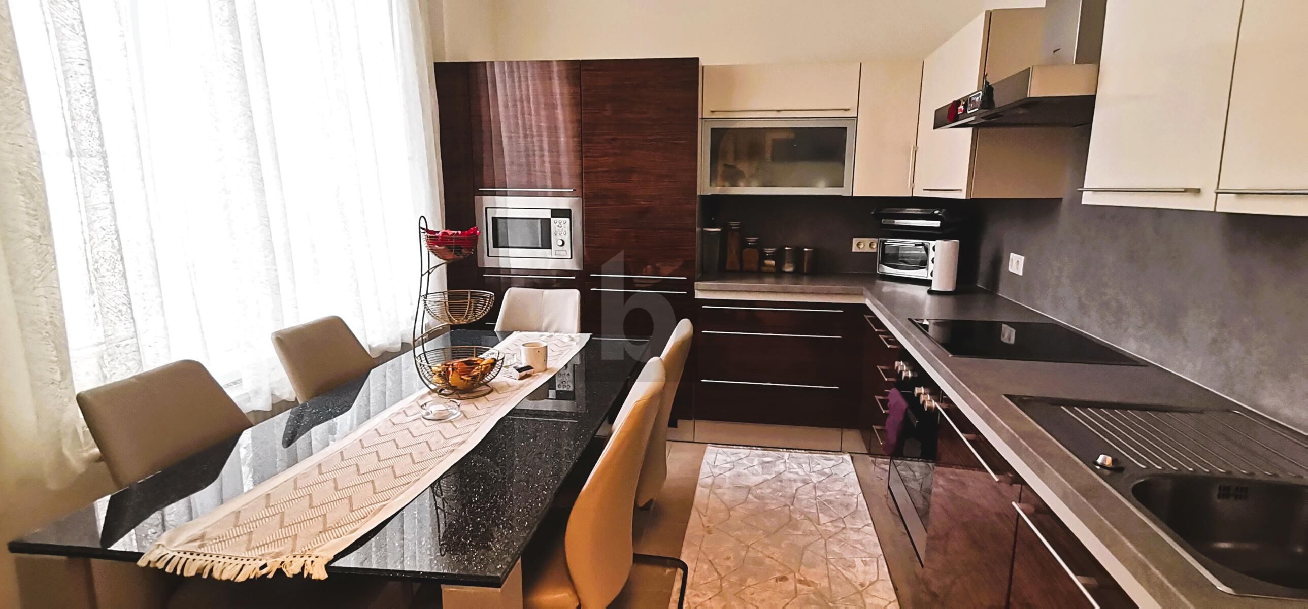 GUTE LAGE - MIT FREIEM GESCH�FTSLOKAL UND MIETEINNAHMEN /  / 2700&nbsp;Wr.Neustadt / Bild 1