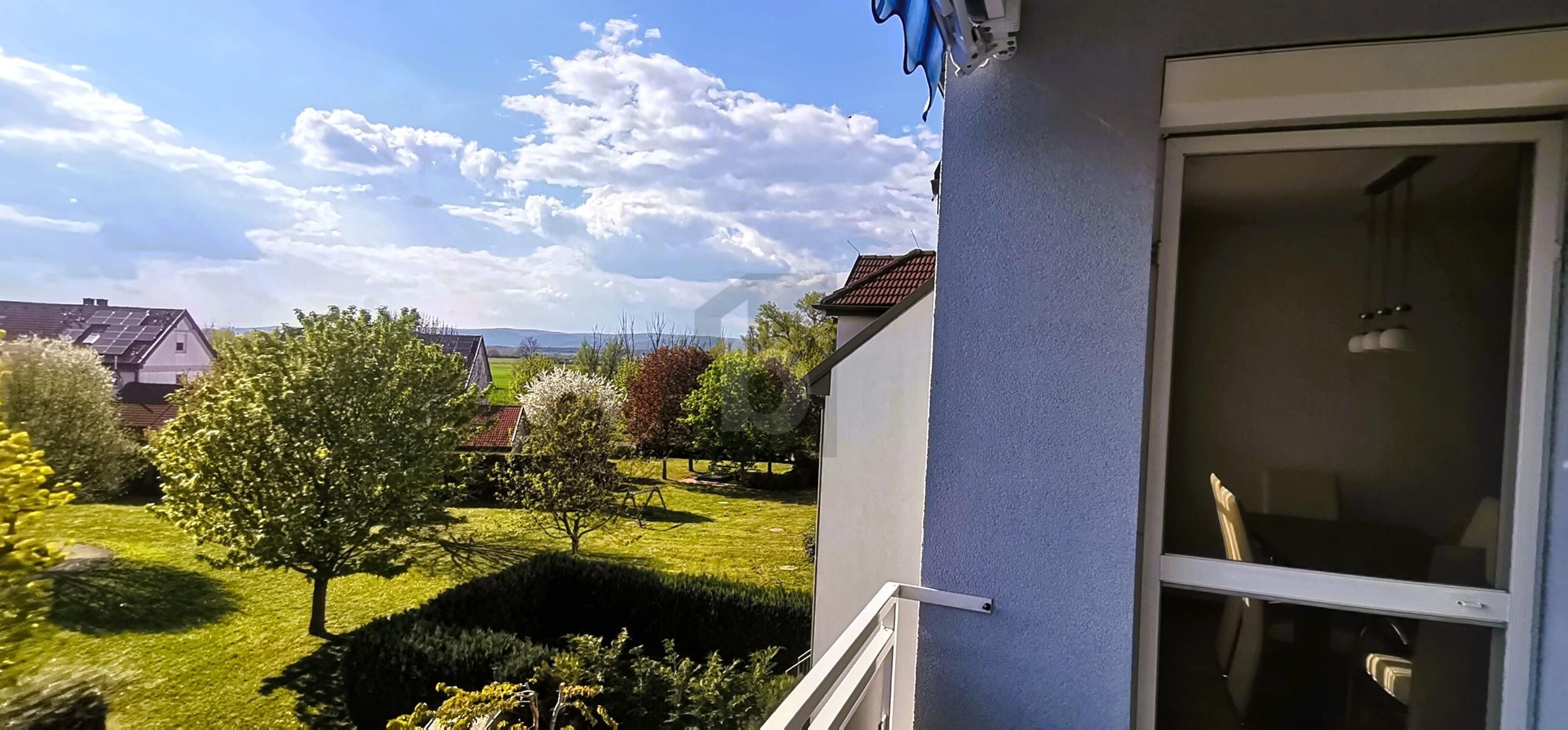 SEHR GEPFLEGT - RUHELAGE - BALKON MIT WEITBLICK