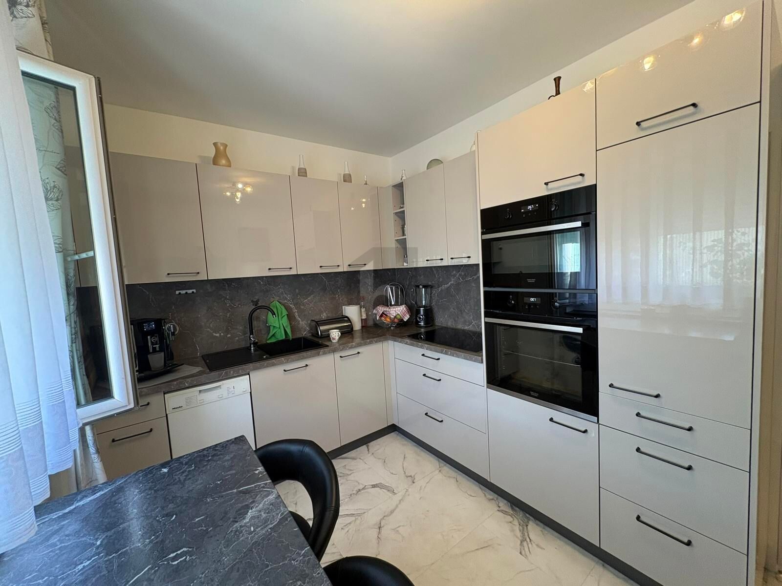 ZENTRALER WOHNHIT? GARAGE, BALKON & VOLLM�BLIERUNG /  / 4400&nbsp;Steyr / Bild 3