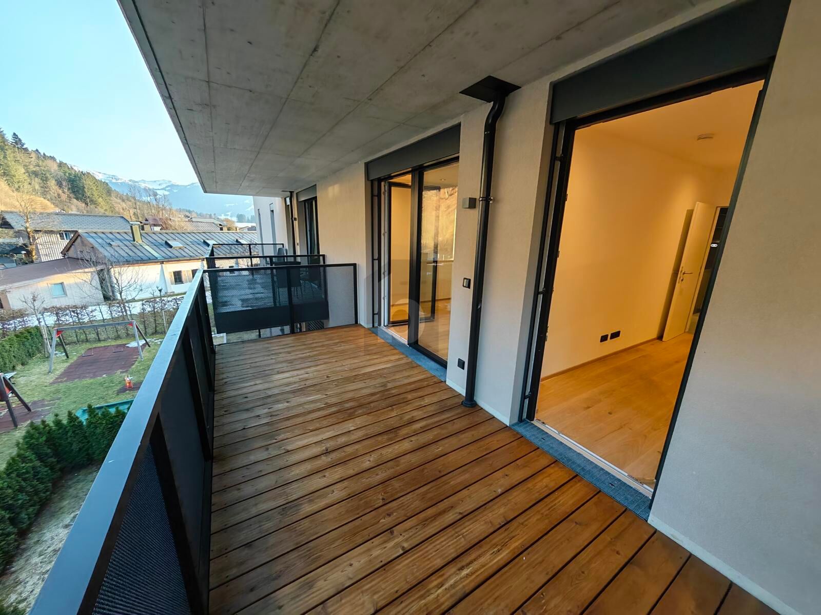PREISHIT! MODERN UND HOCHWERTIG IN NEUWERTIGER WOHNANLAGE MIT TIEFGARAGE + BALKON