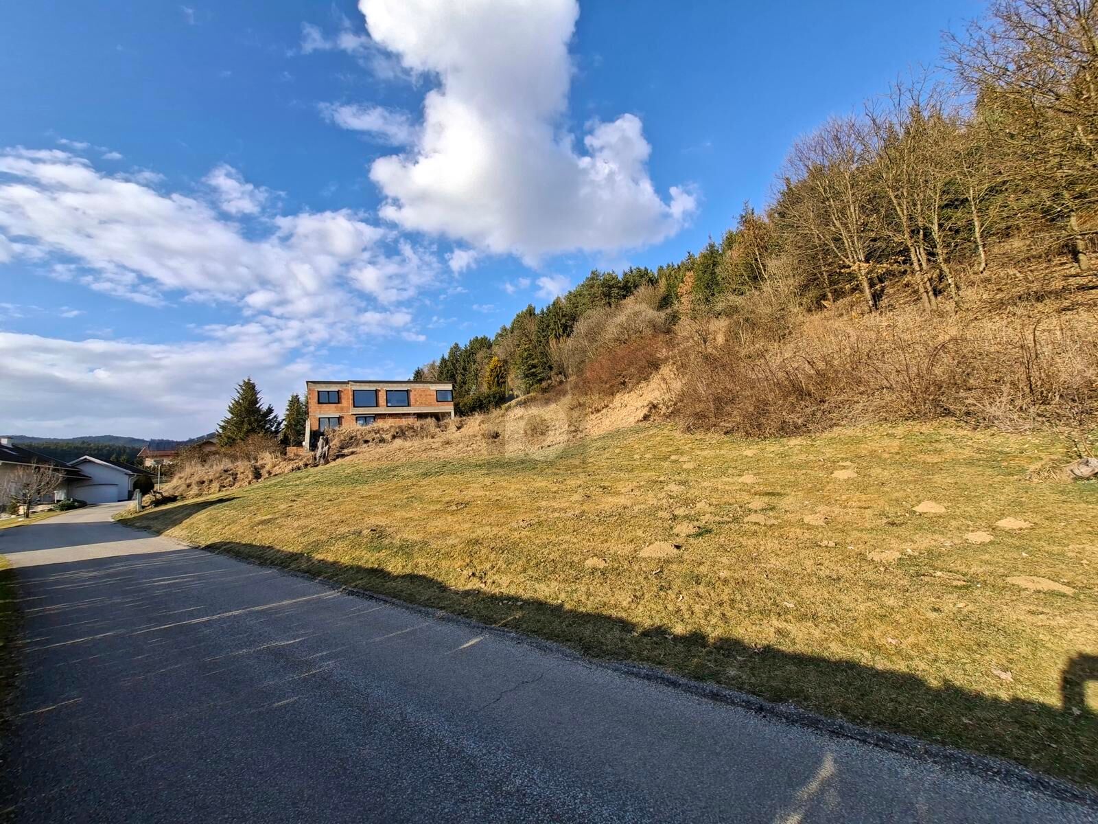 RUHIGE LAGE IN M�LBLING