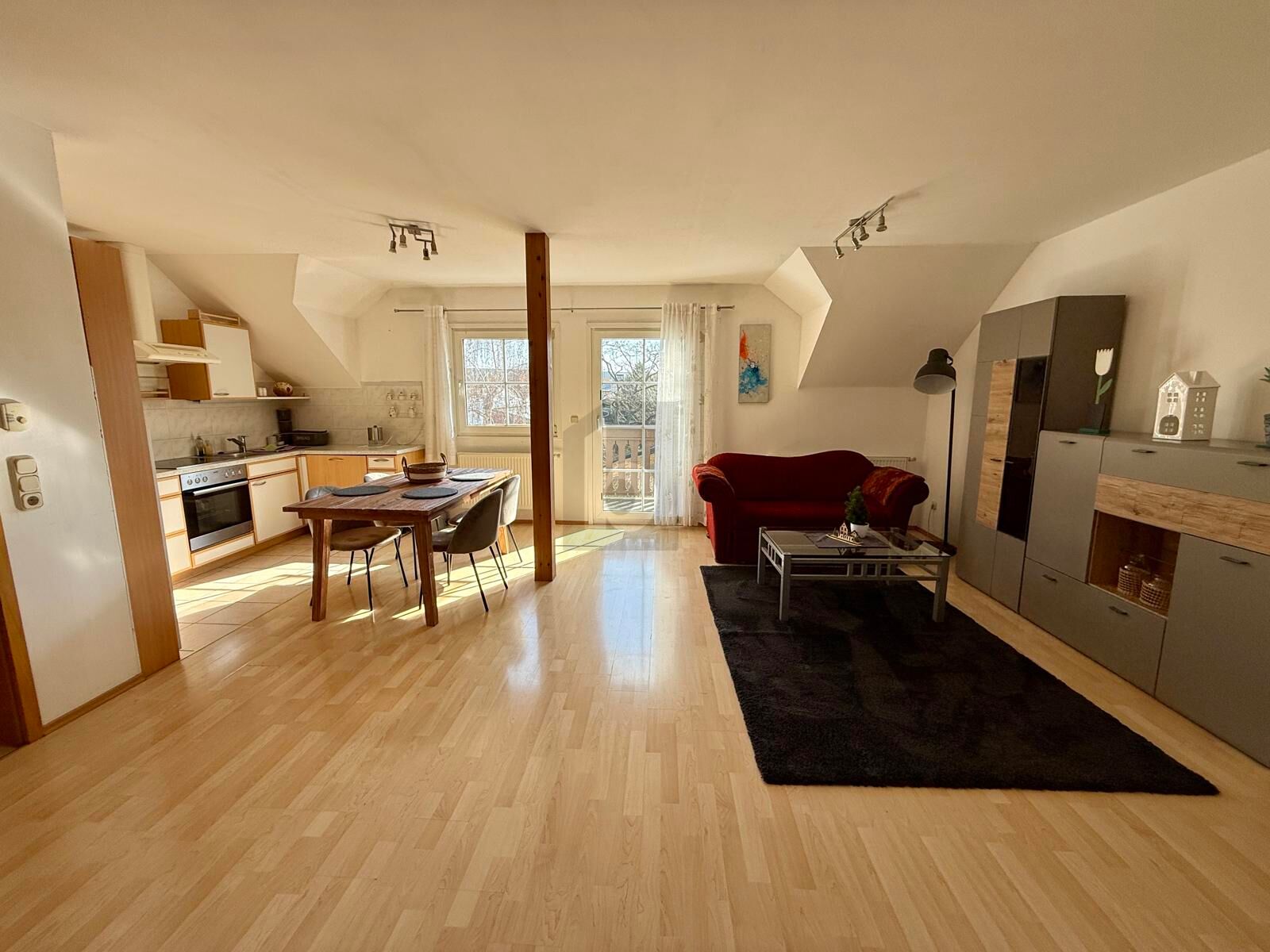 CHARMANTER UND VOLLM�BLIERTER WOHNHIT AM LIESINGBACH