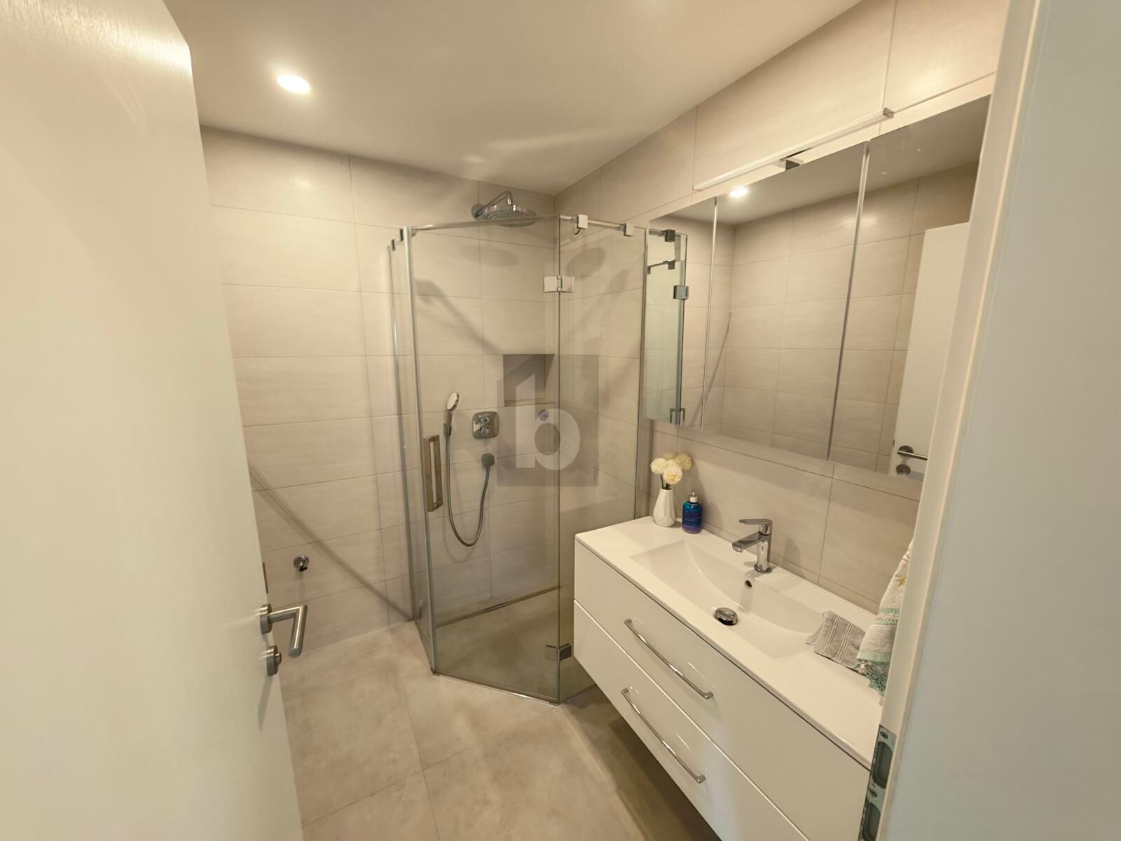 ZENTRAL, SONNIGE LOGGIA, TIEFGARAGENPARKPLATZ- ALLES WAS MAN BRAUCHT! / / 6300 Wörgl / Bild 2