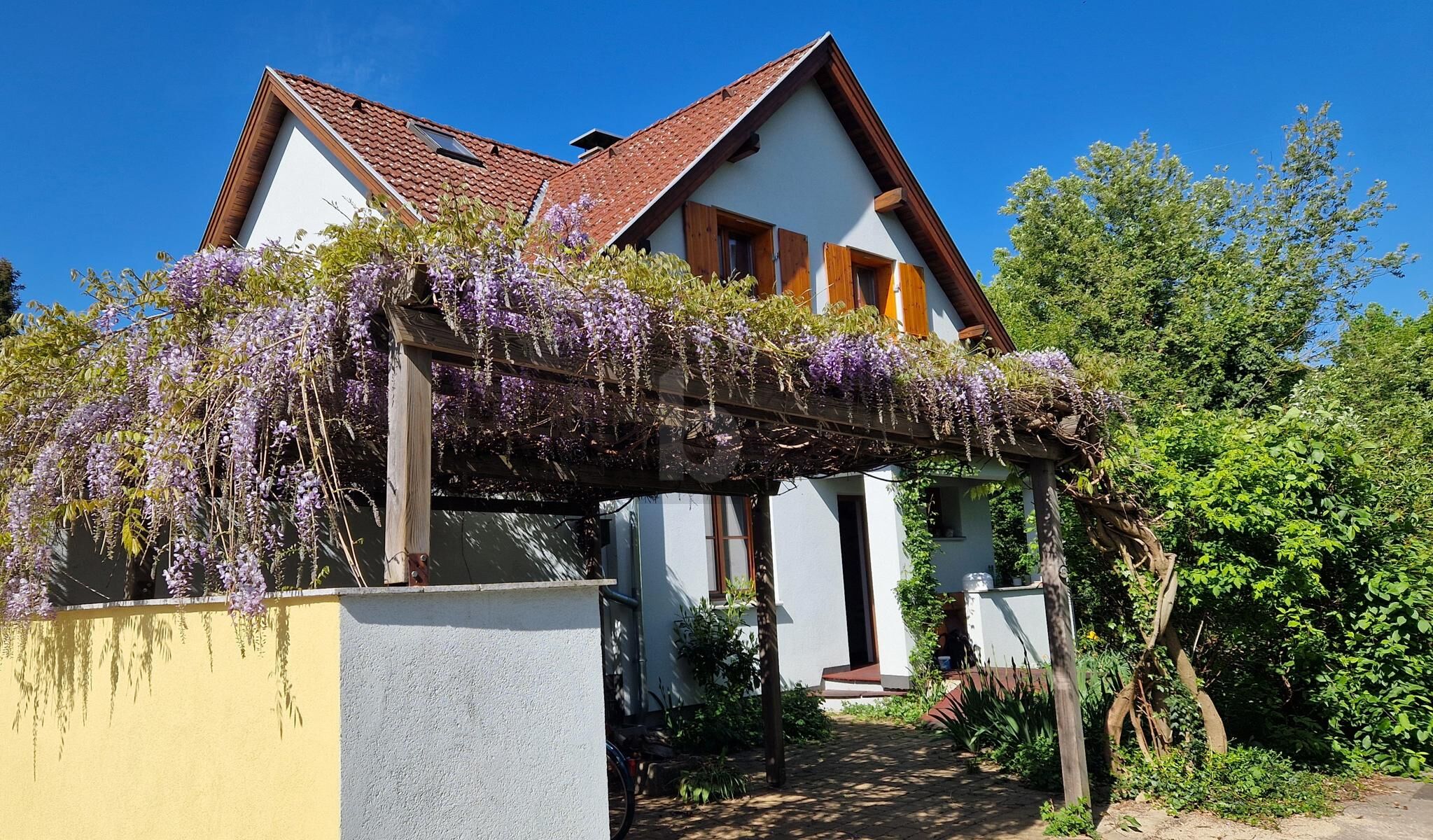 Preisreduktion! WOHLF�HL-ZUHAUSE IN NATURNAHEM GARTENPARADIES