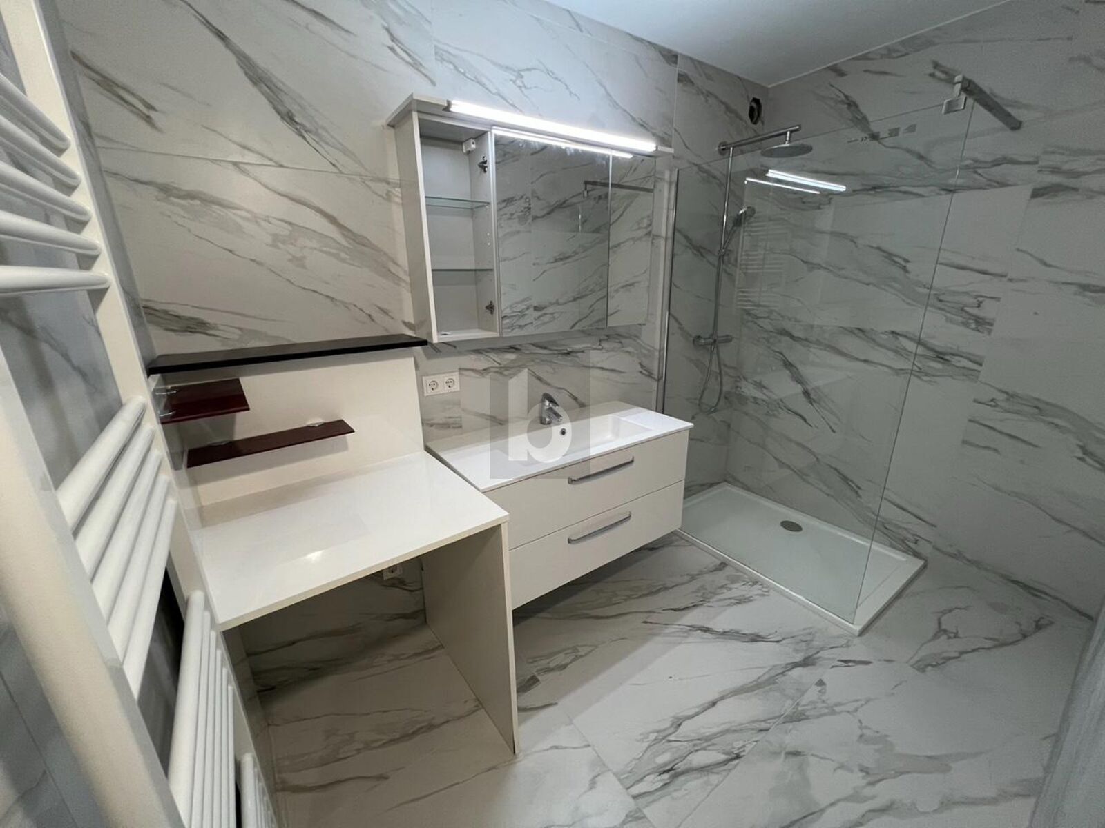 Preisreduktion! HELLER WOHNHIT MIT LOGGIA & TIEFGARAGE / / 1200 Wien / Bild 3