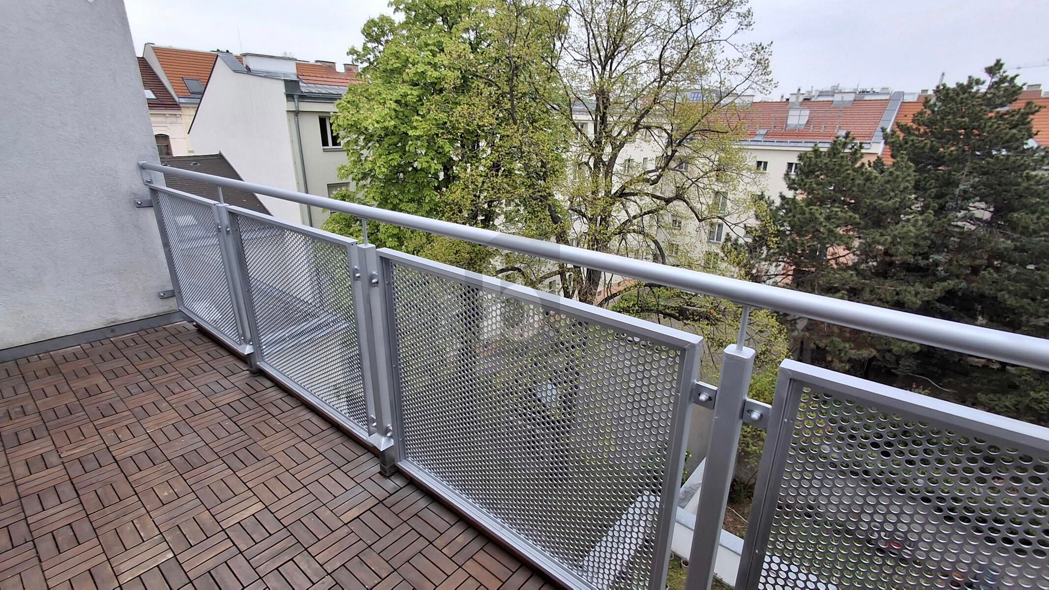 HELLER DACHGESCHOSSHIT MIT BALKON IN RUHIGER LAGE /  / 1160&nbsp;Wien / Bild 3