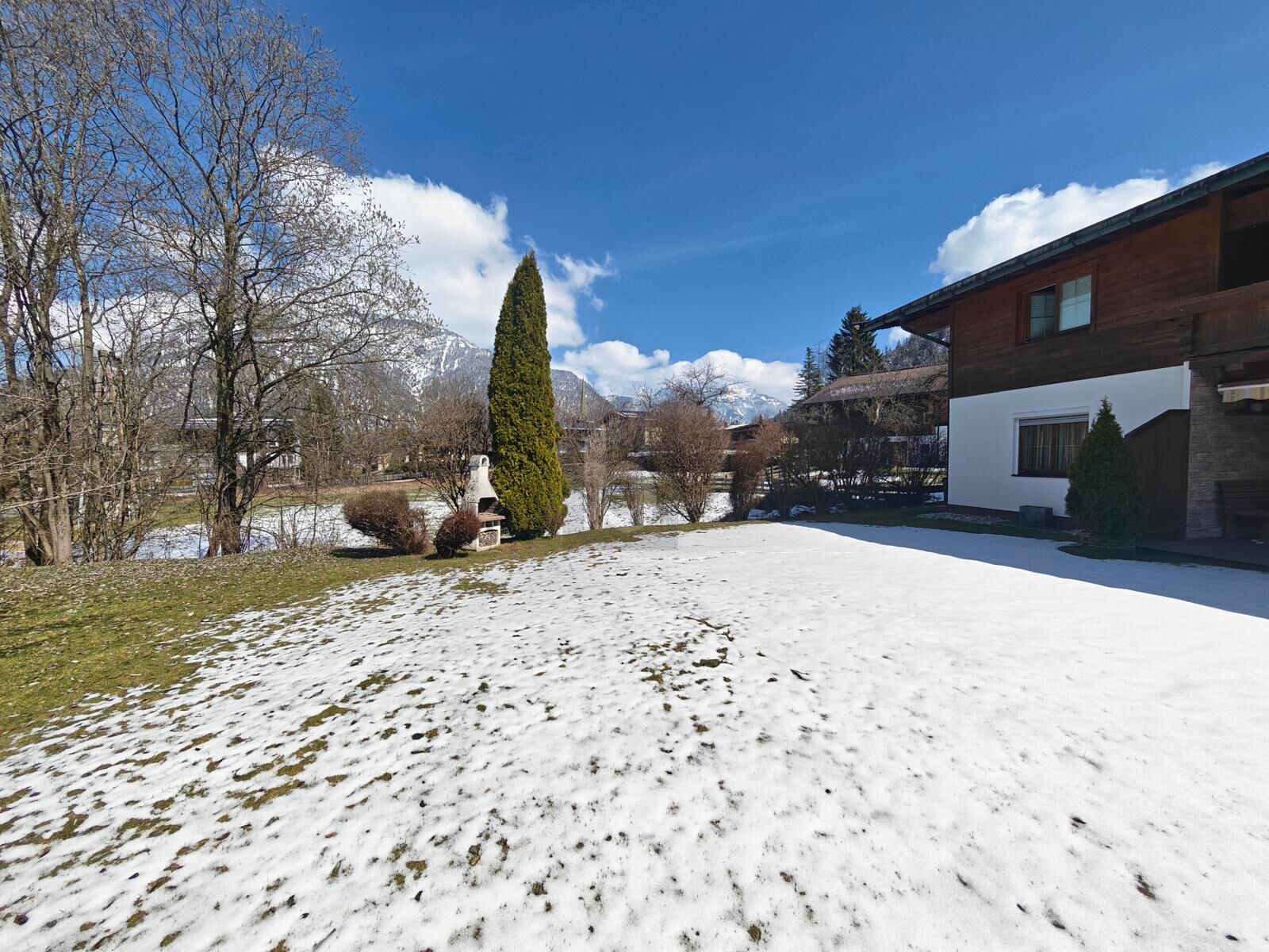 SONNIG UND ZENTRAL, PERFEKTES GRUNDSTÜCK ZUR VERWIRKLICHUNG DES EIGENEN WOHNTRAUMS! / / 6383 Erpfendorf / Bild 2