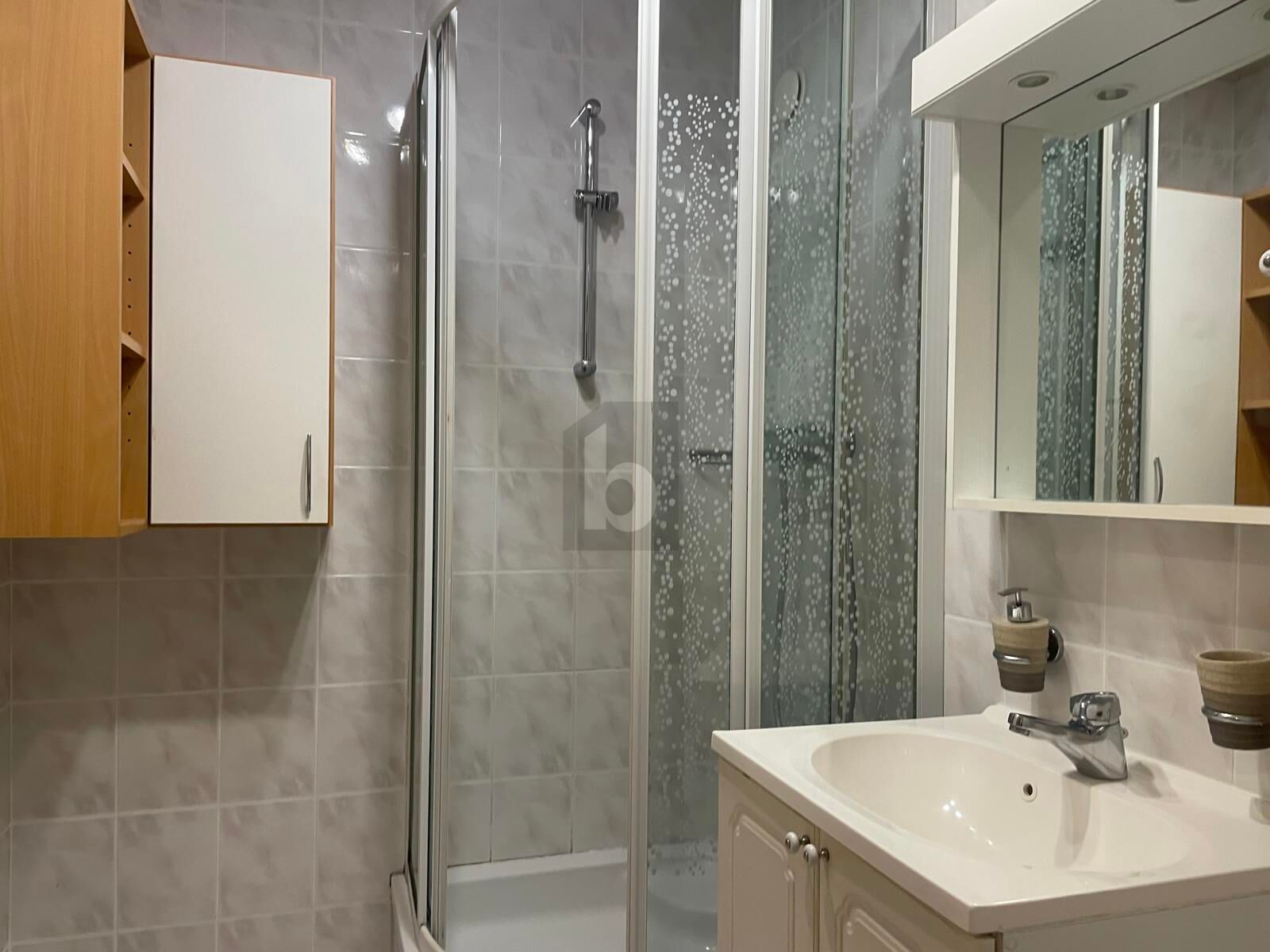 RUHIGES WOHNEN MIT BALKON & PARKPLATZ /  / 4202&nbsp;Hellmons�dt / Bild 3