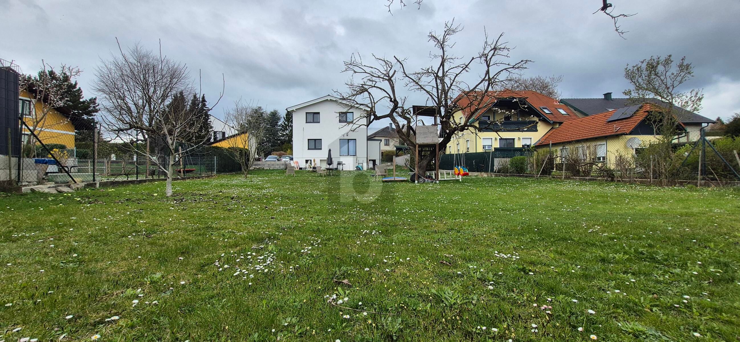STILVOLLES WOHNEN MIT GROßEM TRAUMGARTEN IN RUHIGER LAGE VON HERZOGENBURG / / 3130 Herzogenburg / Bild 1