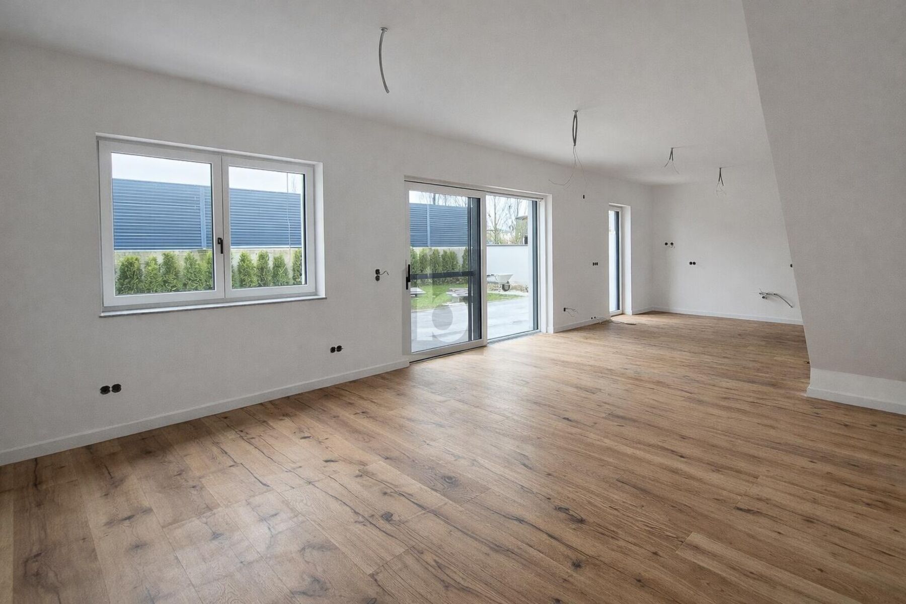 MODERNE ARCHITEKTUR TRIFFT AUF HÖCHSTE WOHNQUALITÄT / / 3350 Haag / Bild 1