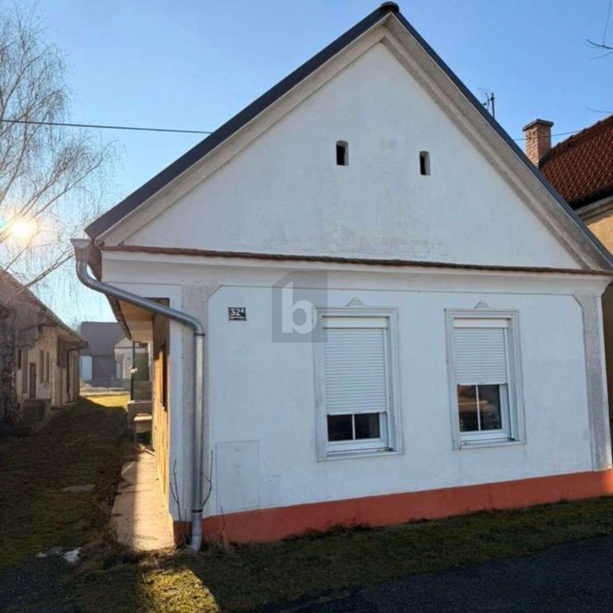 RUSTIKAL MIT NEBENGEB�UDE UND XXL GARTEN MIT EIGENER ZUFAHRT