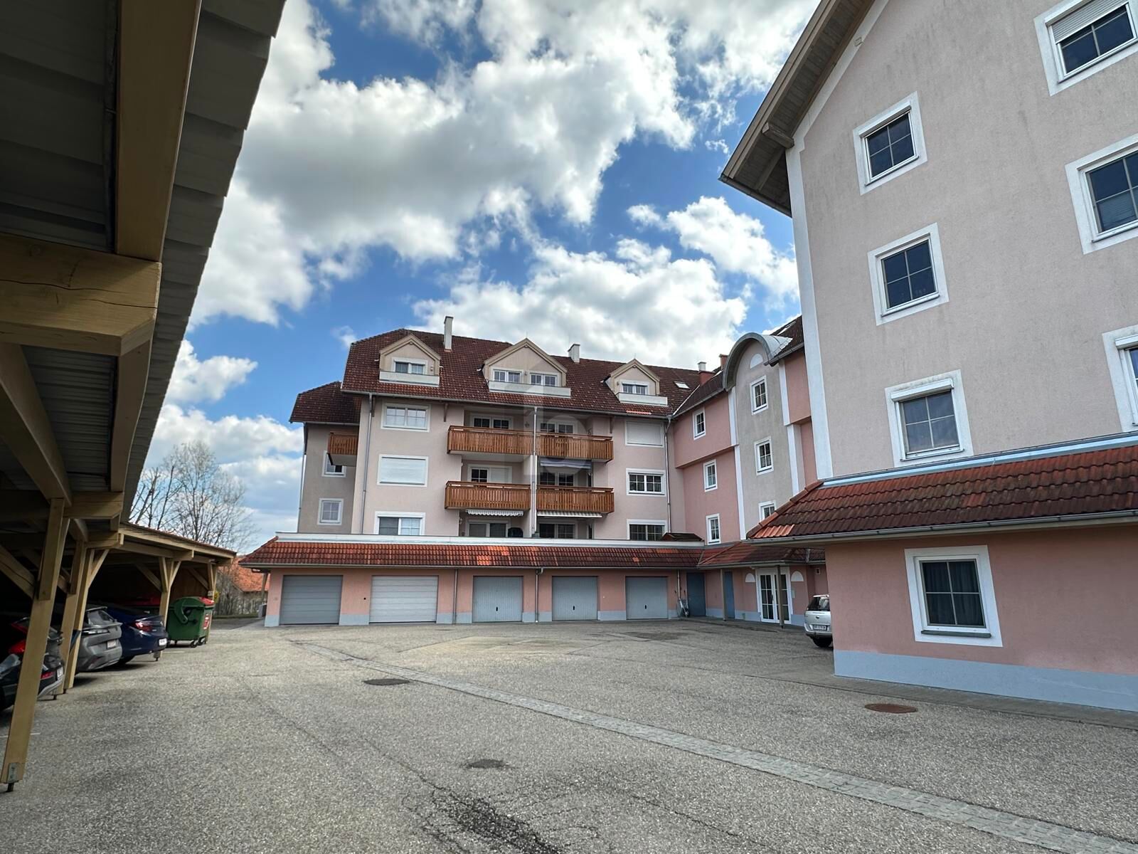 PERFEKT F�R FAMILIEN ? BALKON, LIFT & RUHIGE LAGE! /  / 5121&nbsp;Ostermiething / Bild 0