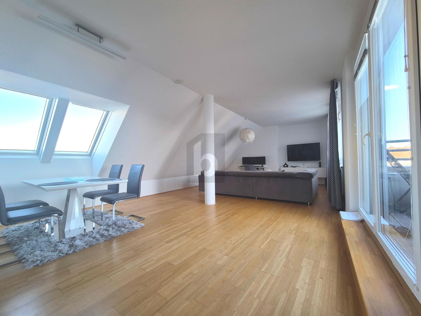 SONNENLICHT, WEITBLICK & WOHNGEF�HL /  / 2320&nbsp;Schwechat / Bild 1