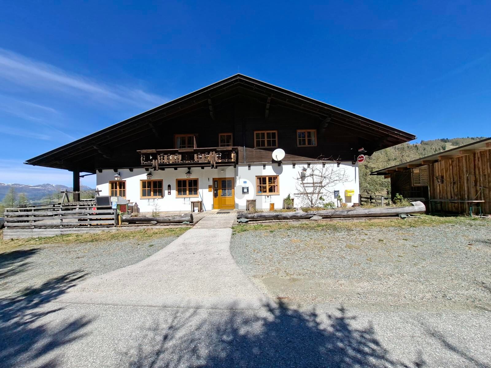 GASTHAUS/PENSION DIREKT NEBEN DER PISTE 