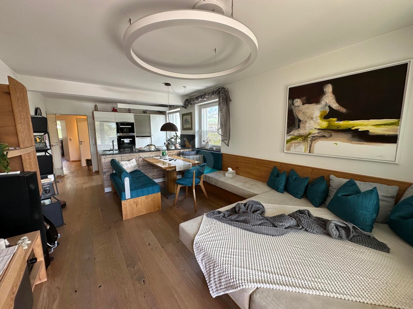 NEUBAU IN SONNIGER RUHELAGE MIT GRO�Z�GIGEM BALKON & ANKLEIDEZIMMER