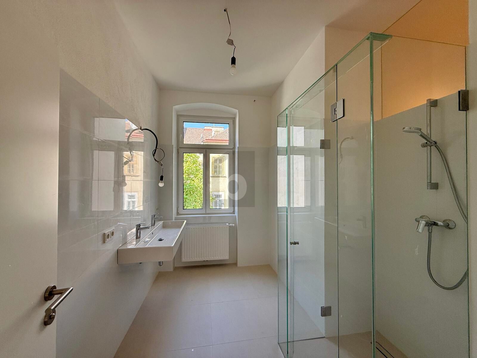 ERSTBEZUG NACH SANIERUNG - SONNIGE ALTBAUWOHNUNG /  / 1160&nbsp;Wien / Bild 1