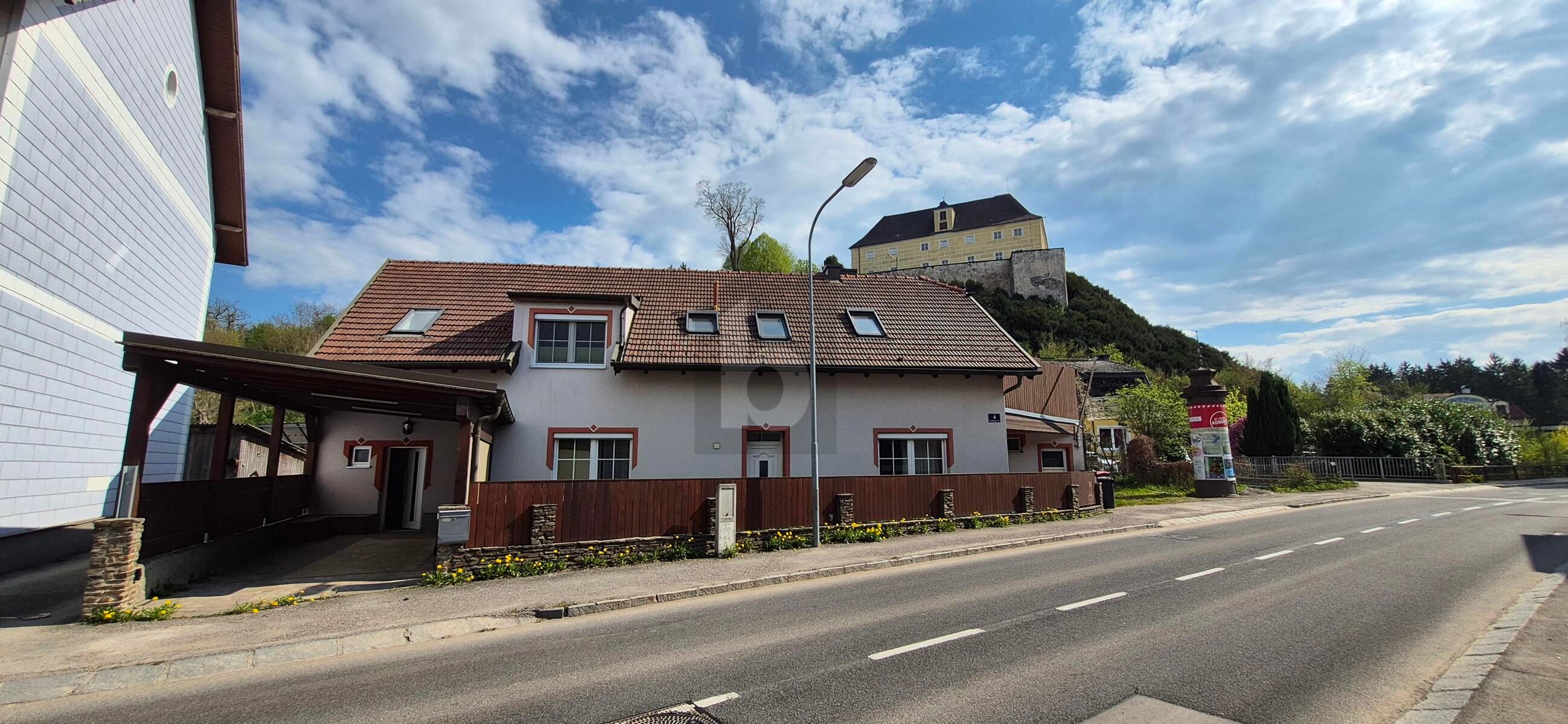 SELTENE GELEGENHEIT: ZWEIFAMILIENHAUS MIT TERRASSE & SCHLOSSBLICK ? OBEN WOHNEN, UNTEN GESTALTEN