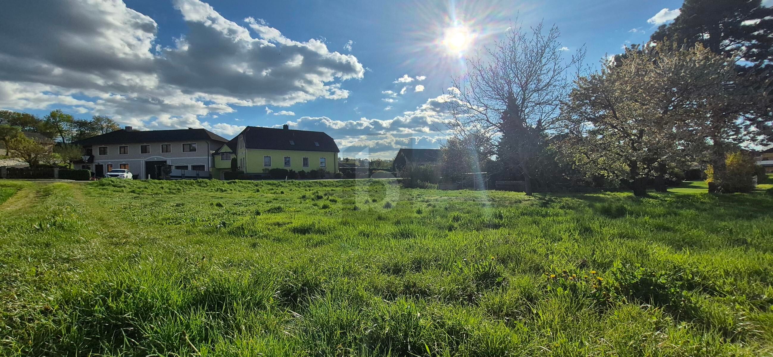 SELTENE CHANCE: 886 M� BAUGRUND MIT S�DAUSRICHTUNG ? AUFSCHLIE�UNG BEREITS BEZAHLT!