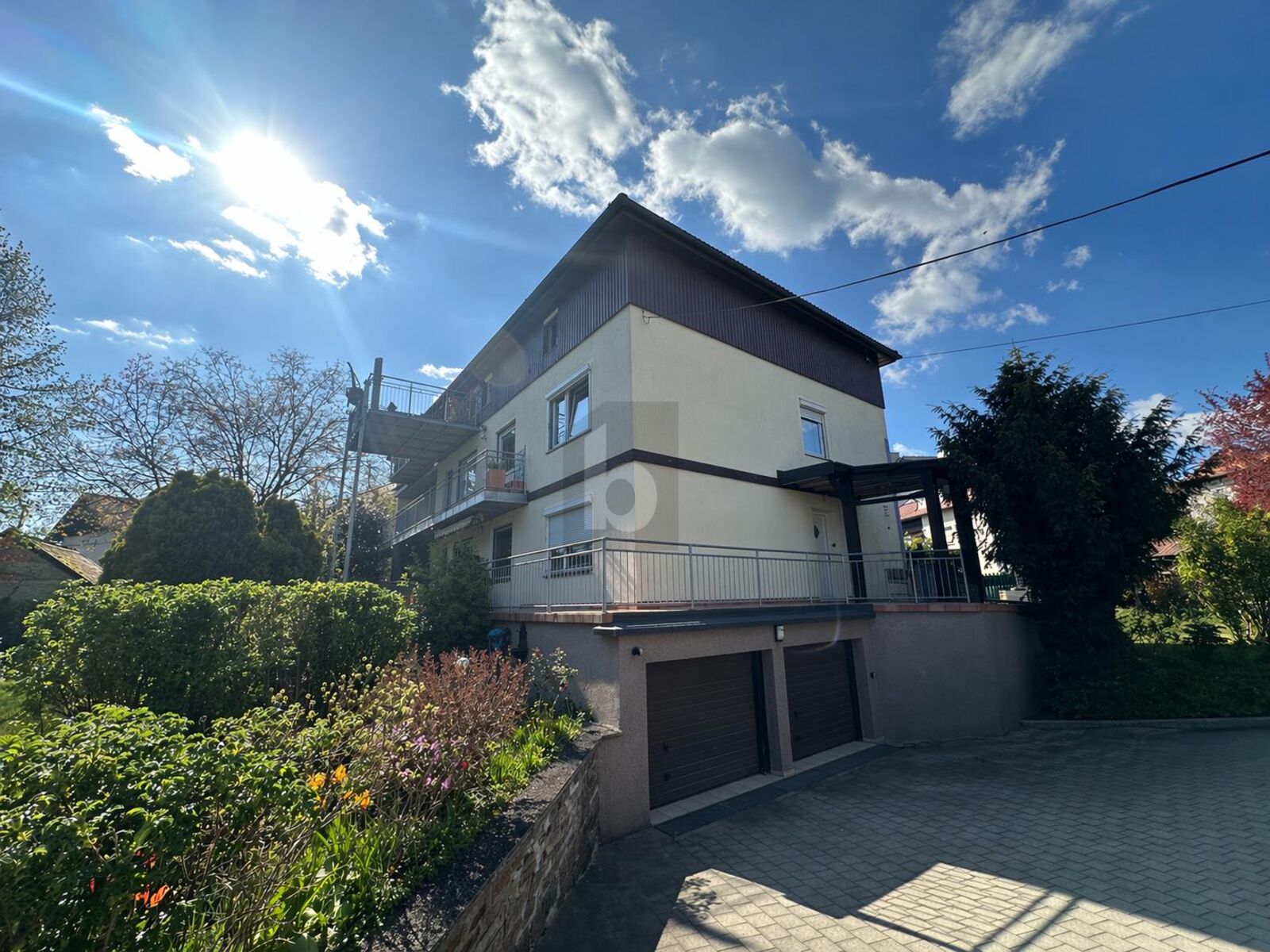 MODERNE ALMH�TTEN-ATMOSPH�RE TRIFFT STADTLAGE ? 3-ZIMMER MIT GARTEN /  / 5280&nbsp;Braunau am Inn / Bild 1