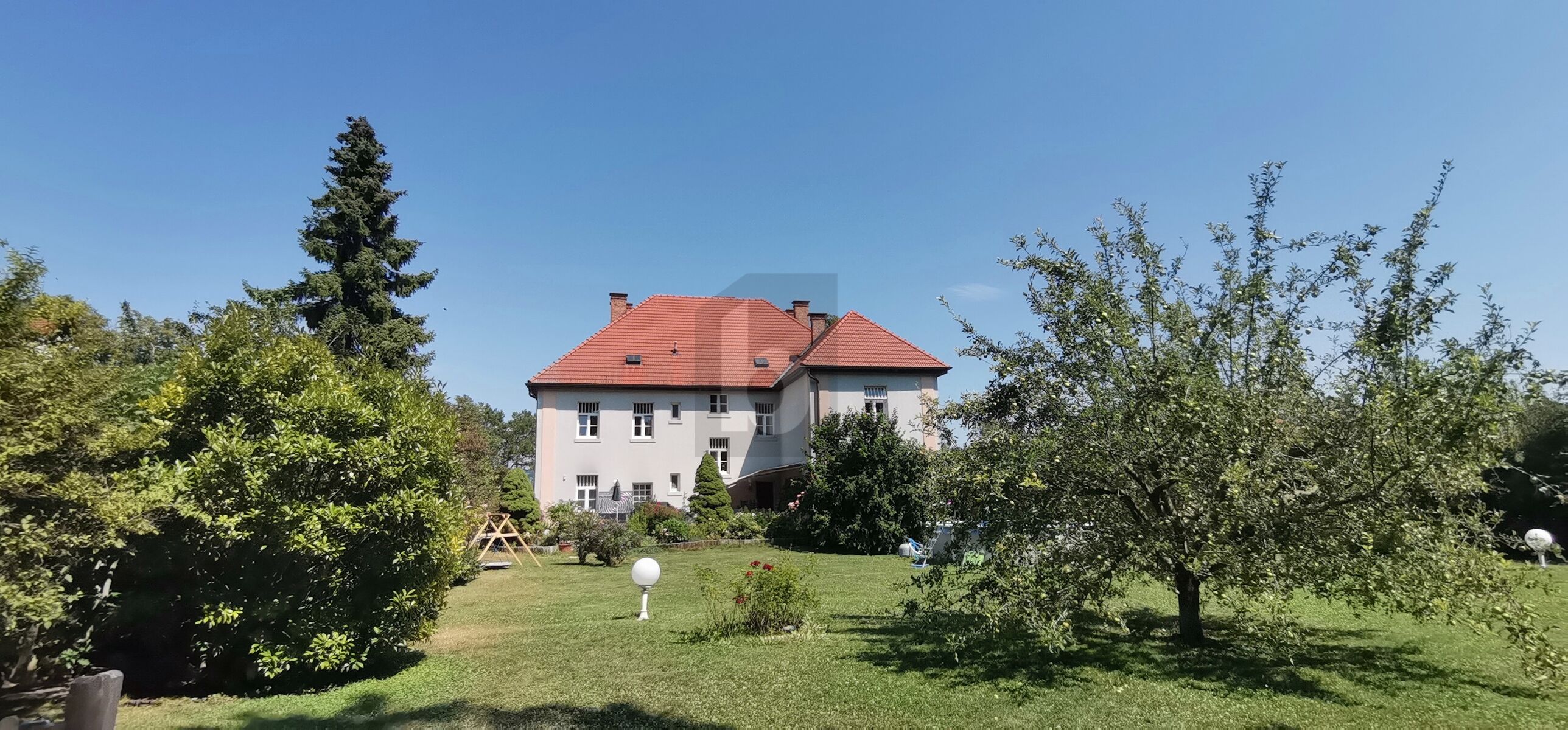 REPR�SENTATIVE DIREKTIONSVILLA MIT UNEINSICHTIGEM GARTEN - KANZLEI - PRAXIS /  / 2483&nbsp;Ebreichsdorf / Bild 0