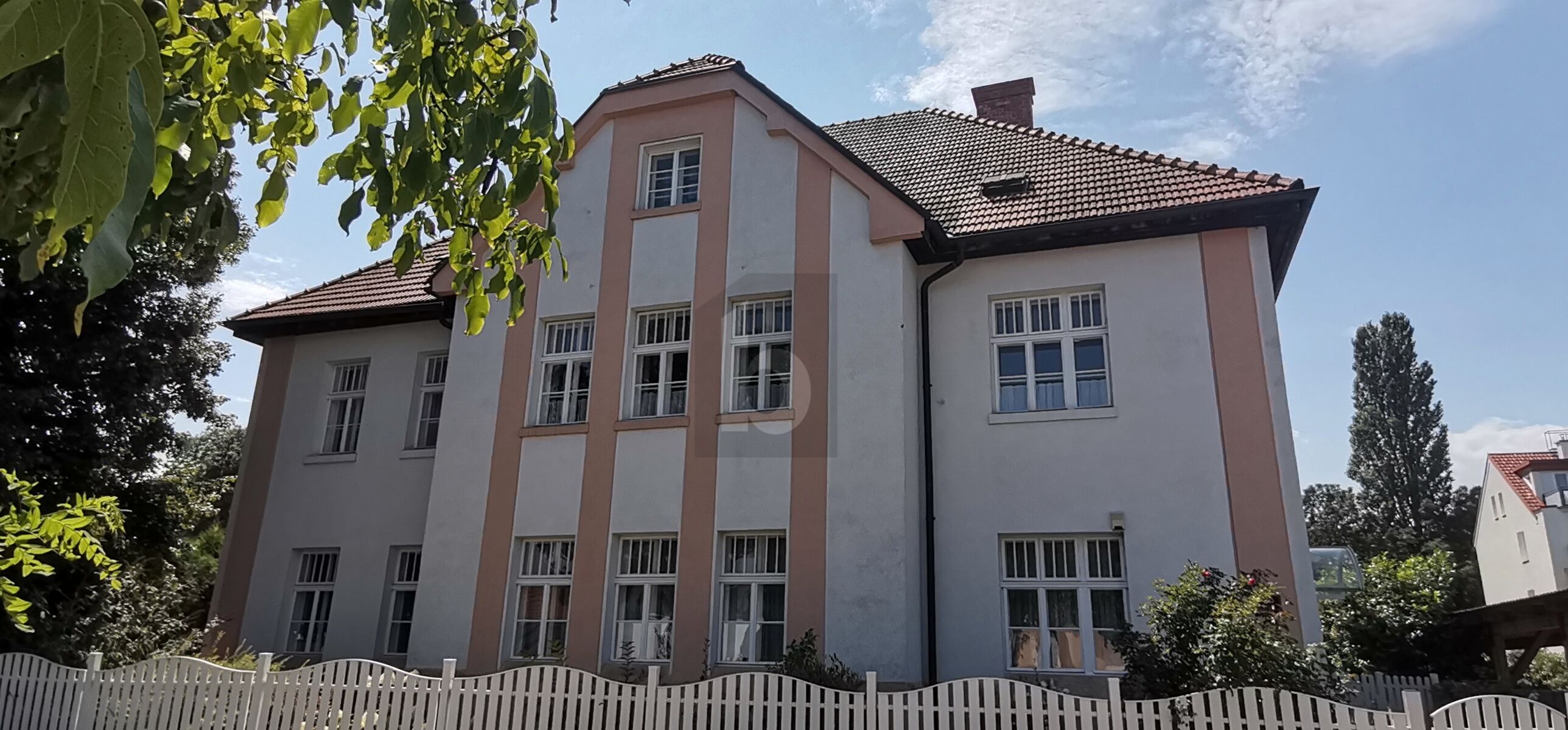 REPR�SENTATIVE DIREKTIONSVILLA MIT UNEINSICHTIGEM GARTEN - KANZLEI - PRAXIS /  / 2483&nbsp;Ebreichsdorf / Bild 1