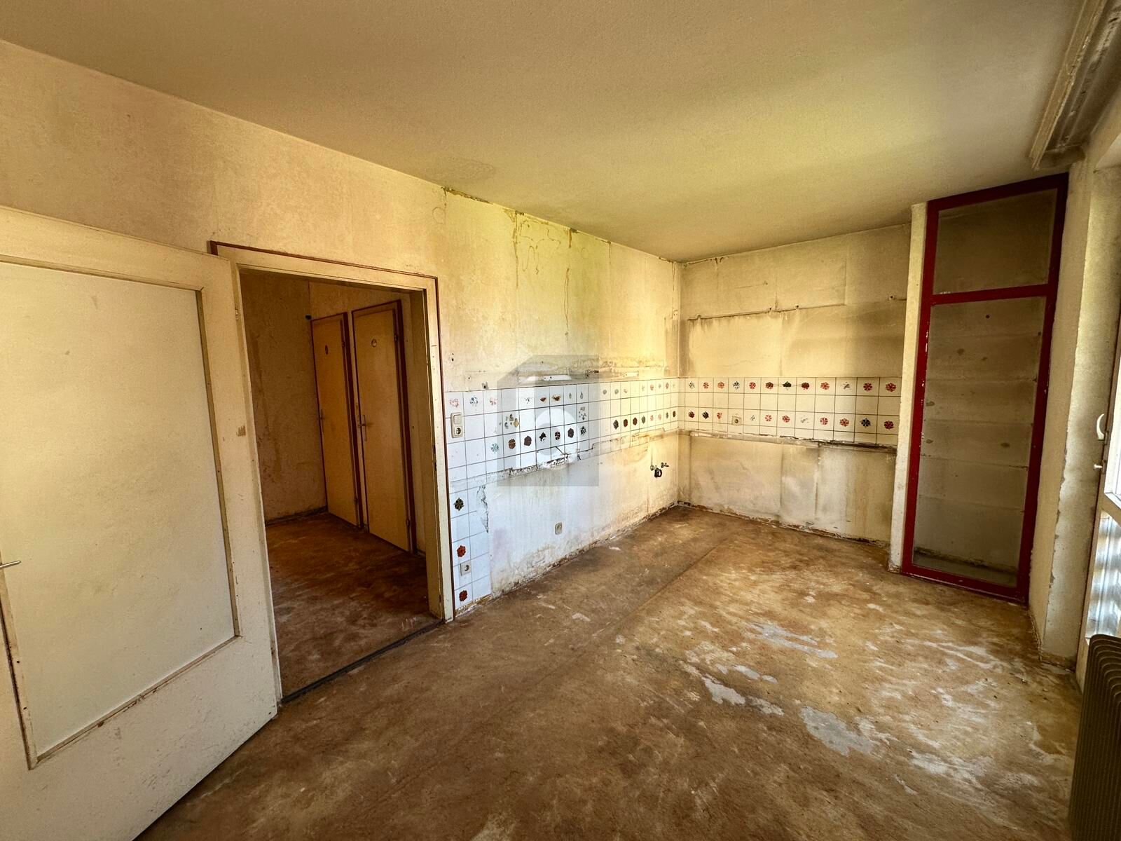 RENOVIERUNGSBED�RFTIGE WOHNUNG MIT OST- UND WESTBALKON UND IDEALER RAUMAUFTEILUNG /  / 6112&nbsp;Wattens / Bild 3