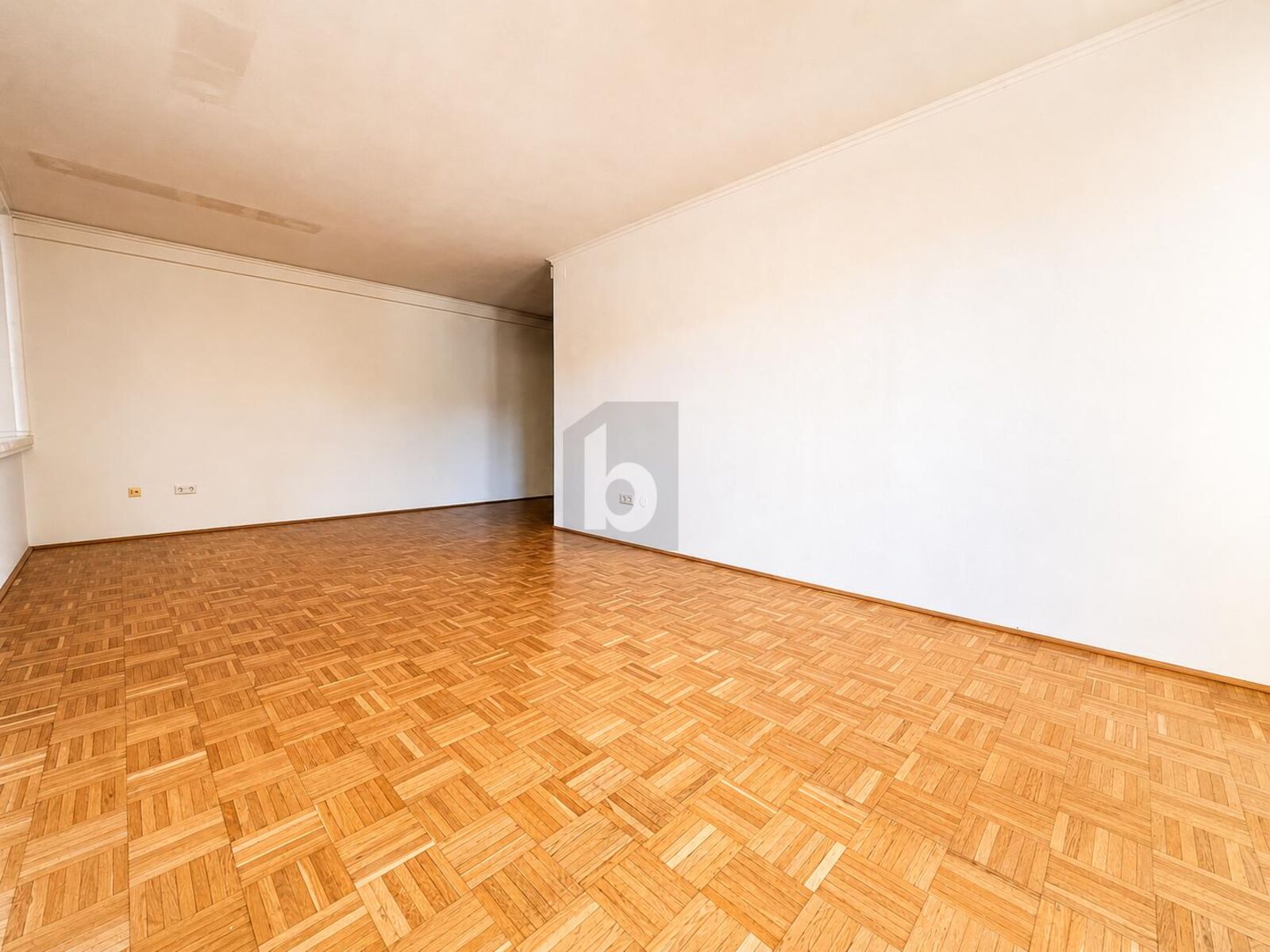 ZENTRAL UND RUHIG MIT TRAUMHAFTEM BALKON - INKL. TG-STELLPLATZ! /  / 5020&nbsp;Salzburg / Bild 2