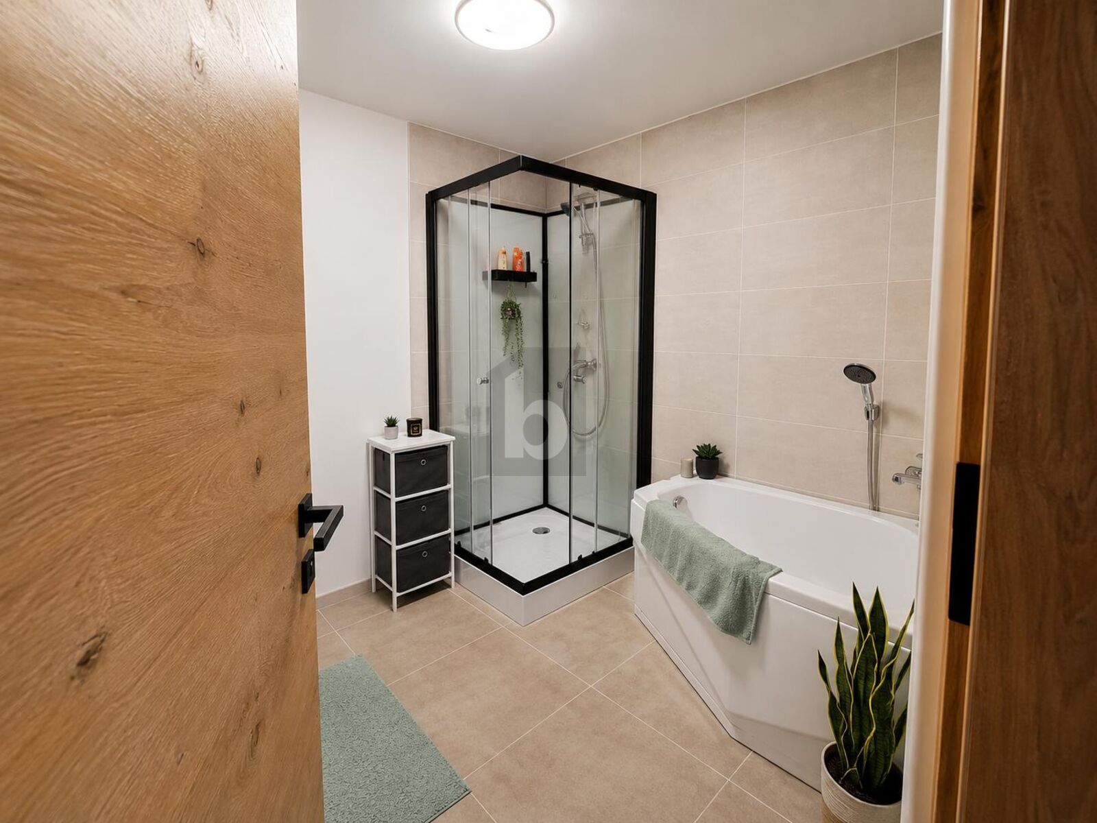 TOP 1: 71,8 M² WOHNUNG MIT 3 SCHLAFZIMMERN UND GARTENANTEIL / / 4901 Ottnang am Hausruck / Bild 1