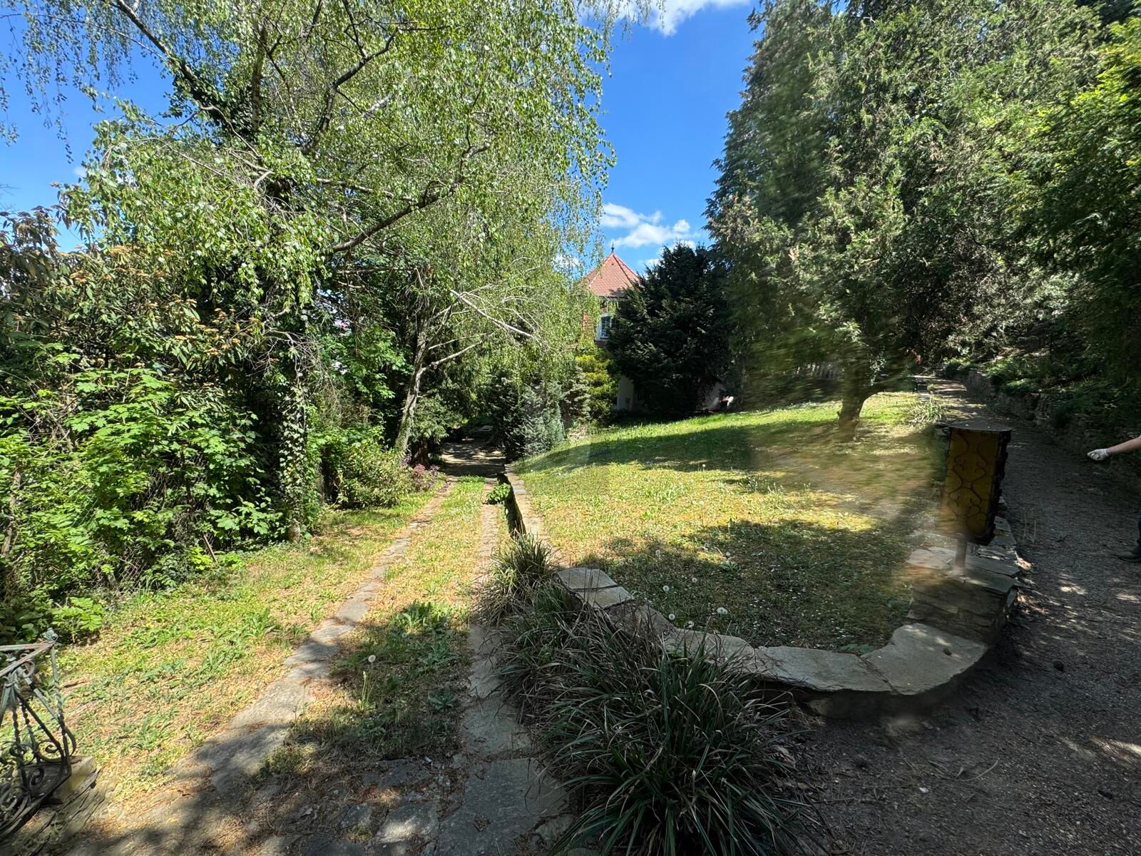 RARIT�T MIT CHARAKTER: ZAUBERHAFTE VILLA MIT TRAUMHAFTEM GARTEN UND BLICK AUF DIE WEINBERGE /  / 3400&nbsp;Klosterneuburg / Bild 1