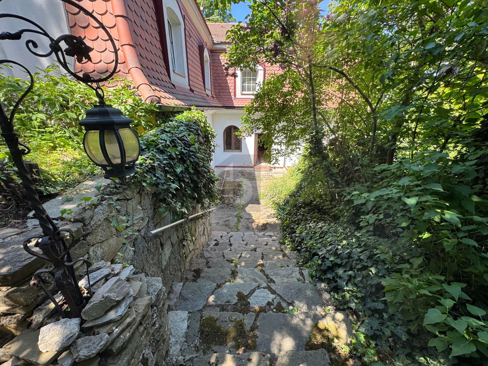 ZAUBERHAFTE VILLA MIT TRAUMHAFTEM BLICK AUF DIE WEINBERGE /  / 3400&nbsp;Klosterneuburg / Bild 1