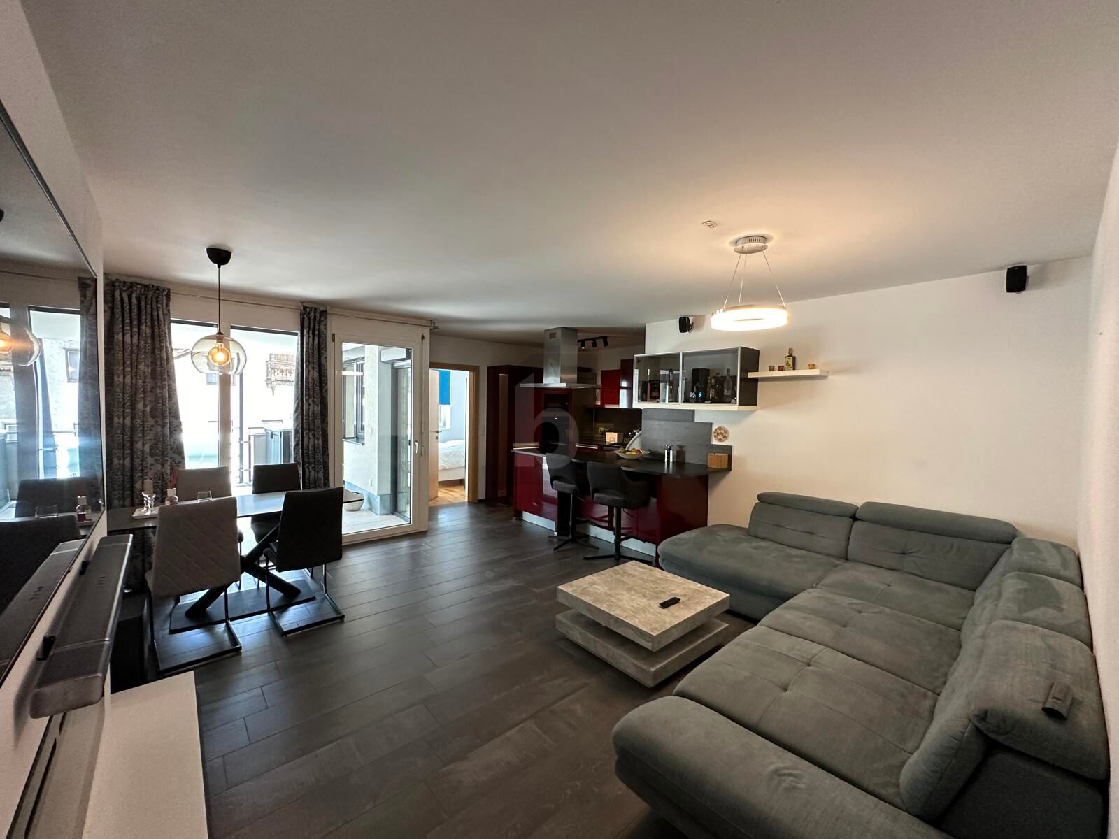 STILVOLL WOHNEN IN ZENTRALER RUHELAGE ? MIT GRO�ER TERRASSE & BEGEHBAREM SCHRANK