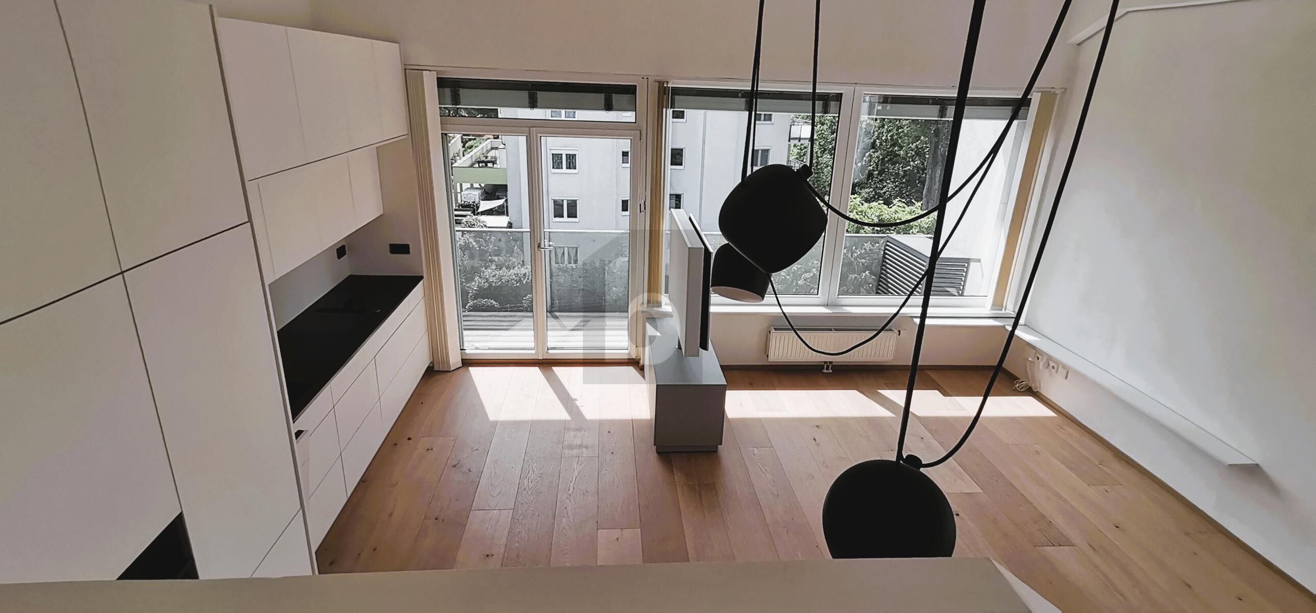 EXKLUSIV GESCHNITTEN - RUHELAGE MIT BALKON - HOCHWERTIGE AUSSTATTUNG