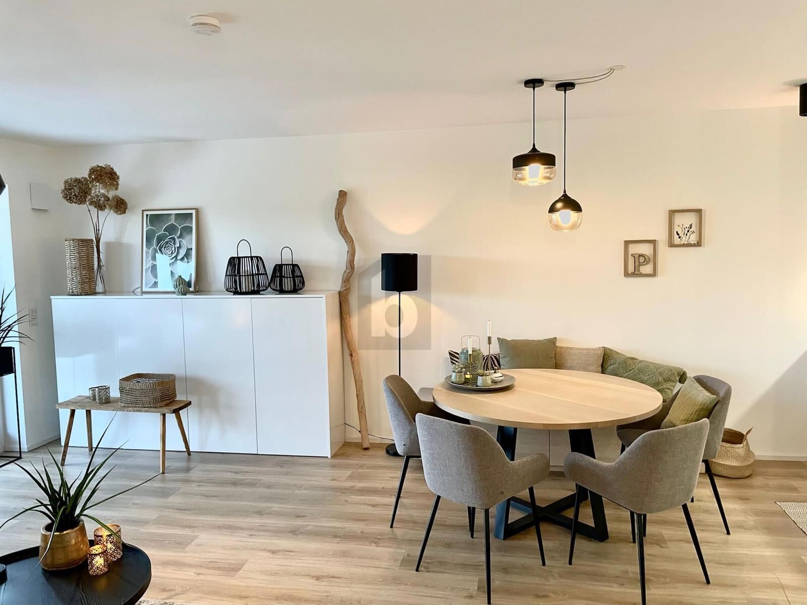 MODERN, M�BLIERT, SOFORT EINZIEHEN ? HOCHWERTIGE GARTENWOHNUNG