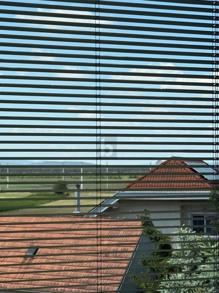 KOMPAKT, PRAKTISCH UND MIT EIGENEM PARKPLATZ /  / 2492&nbsp;Eggendorf / Bild 3
