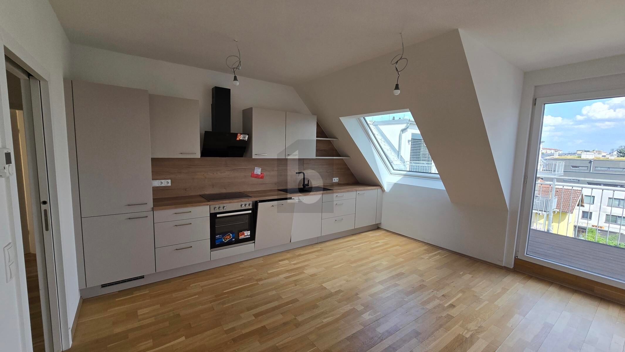 NEUE STILVOLLE 3-ZIMMER-DACHGESCHO�-WOHNUNG MIT 78 M� WOHNFL�CHE