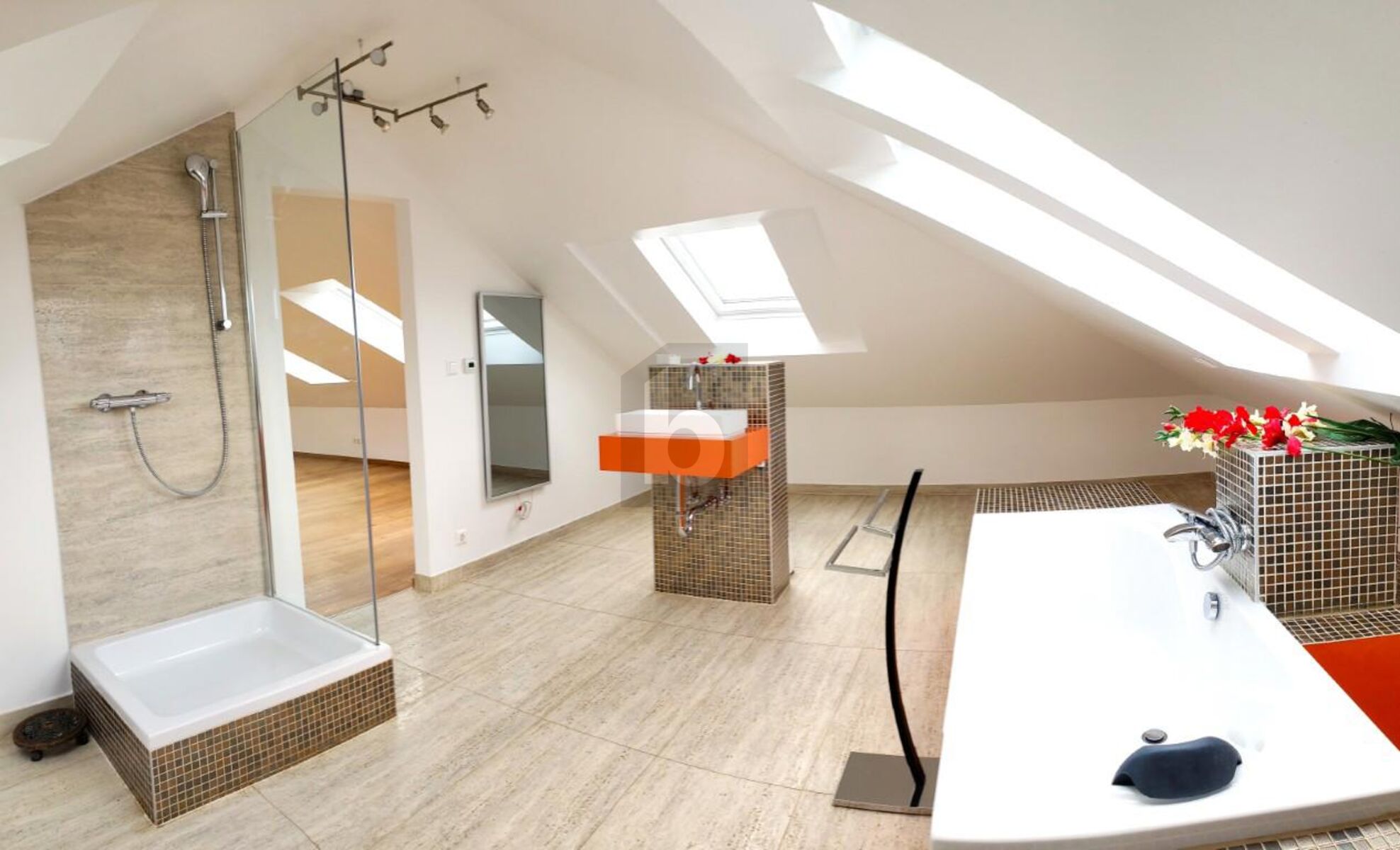 Preisreduktion! WUNDERSCH�N UND GENERALSANIERT MIT GRO�ARTIGEM GARTEN  /  / 2112&nbsp;W�rnitz / Bild 1